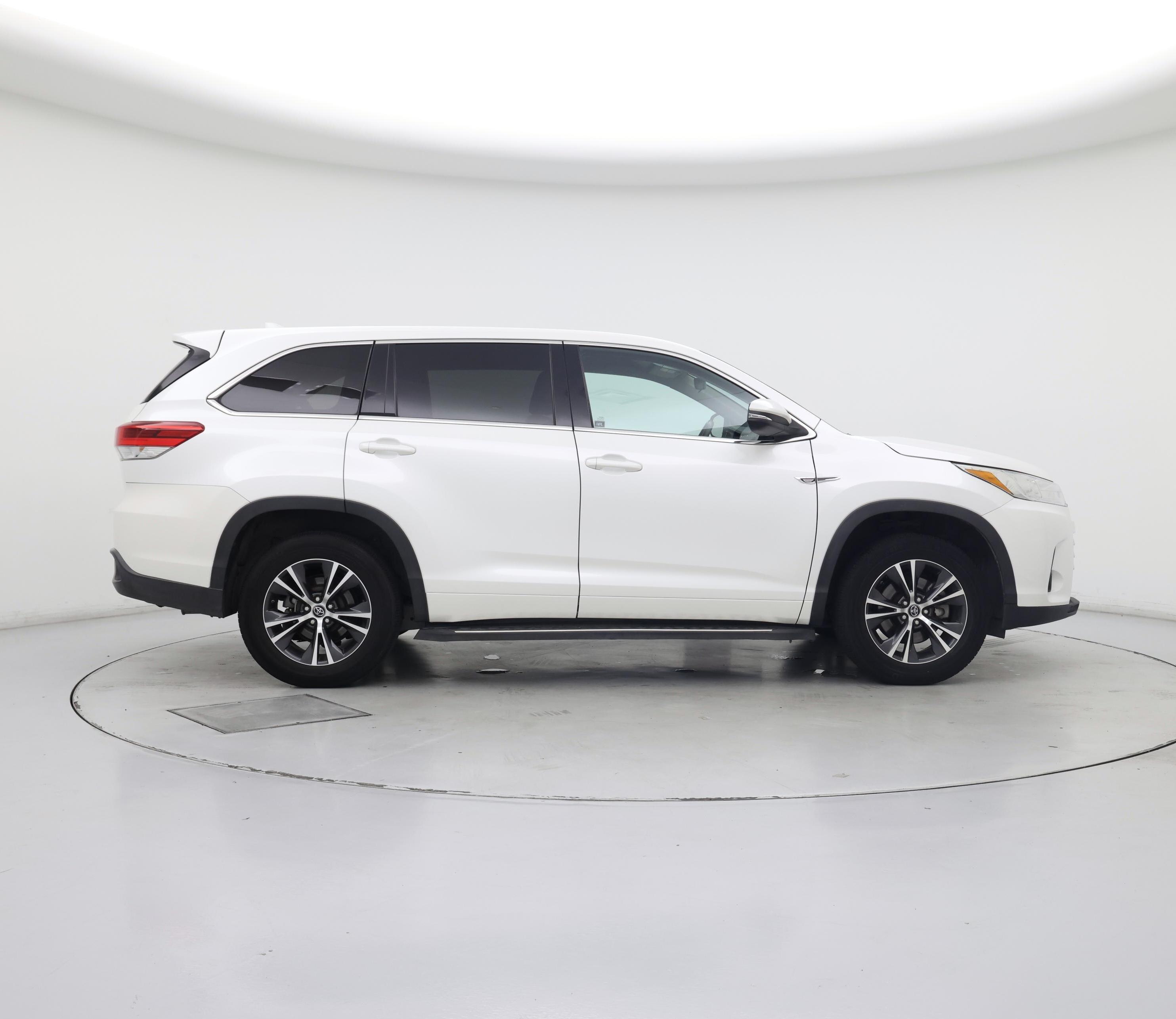Thumbnail: 2018 Toyota Highlander - 7