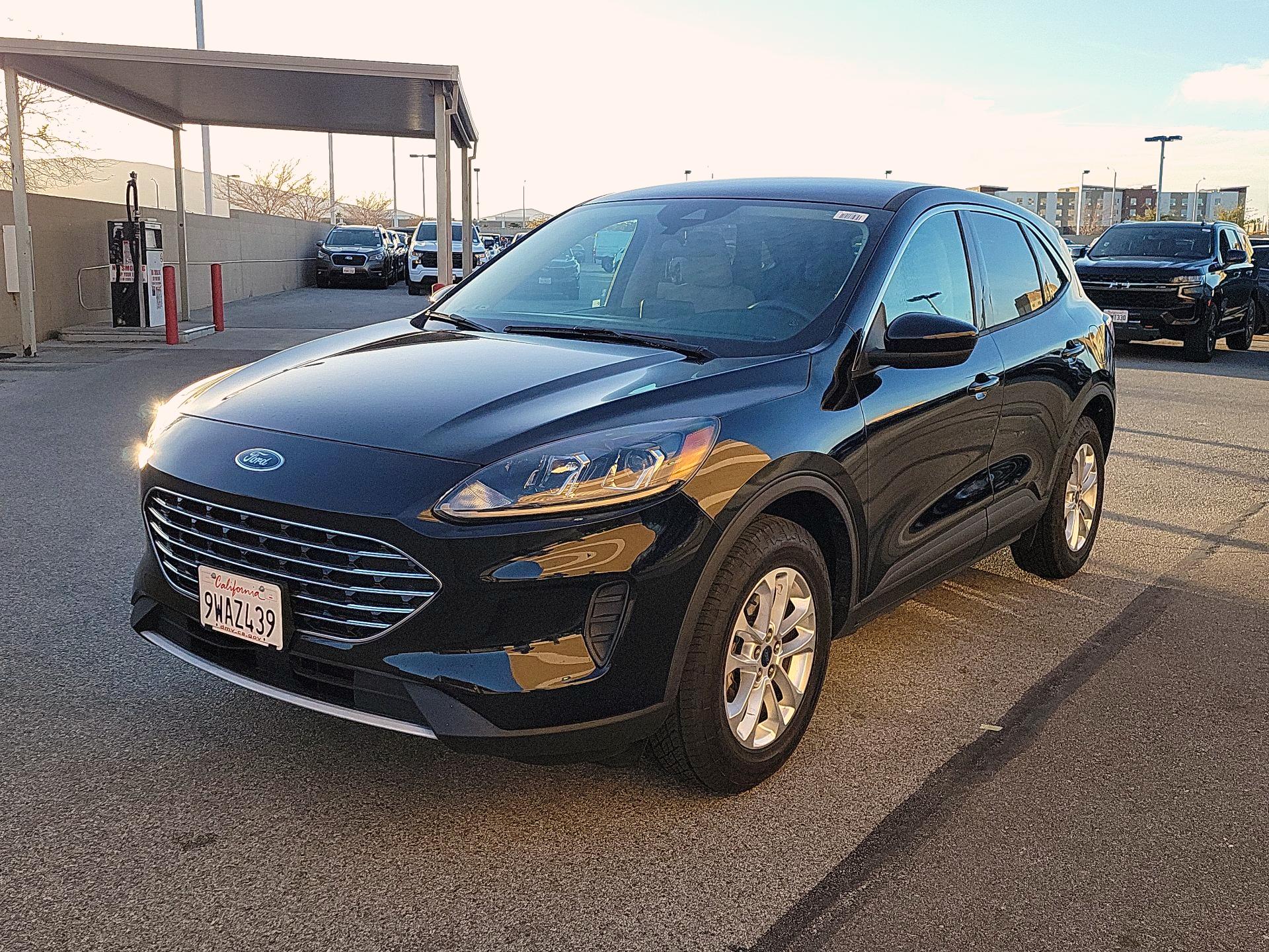 Thumbnail: 2020 Ford Escape - 3