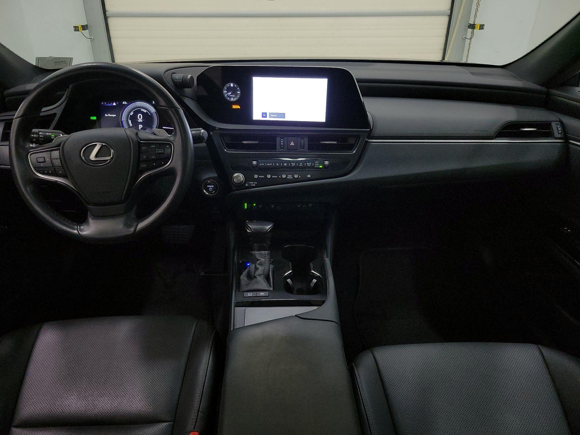 Thumbnail: 2024 Lexus ES - 9