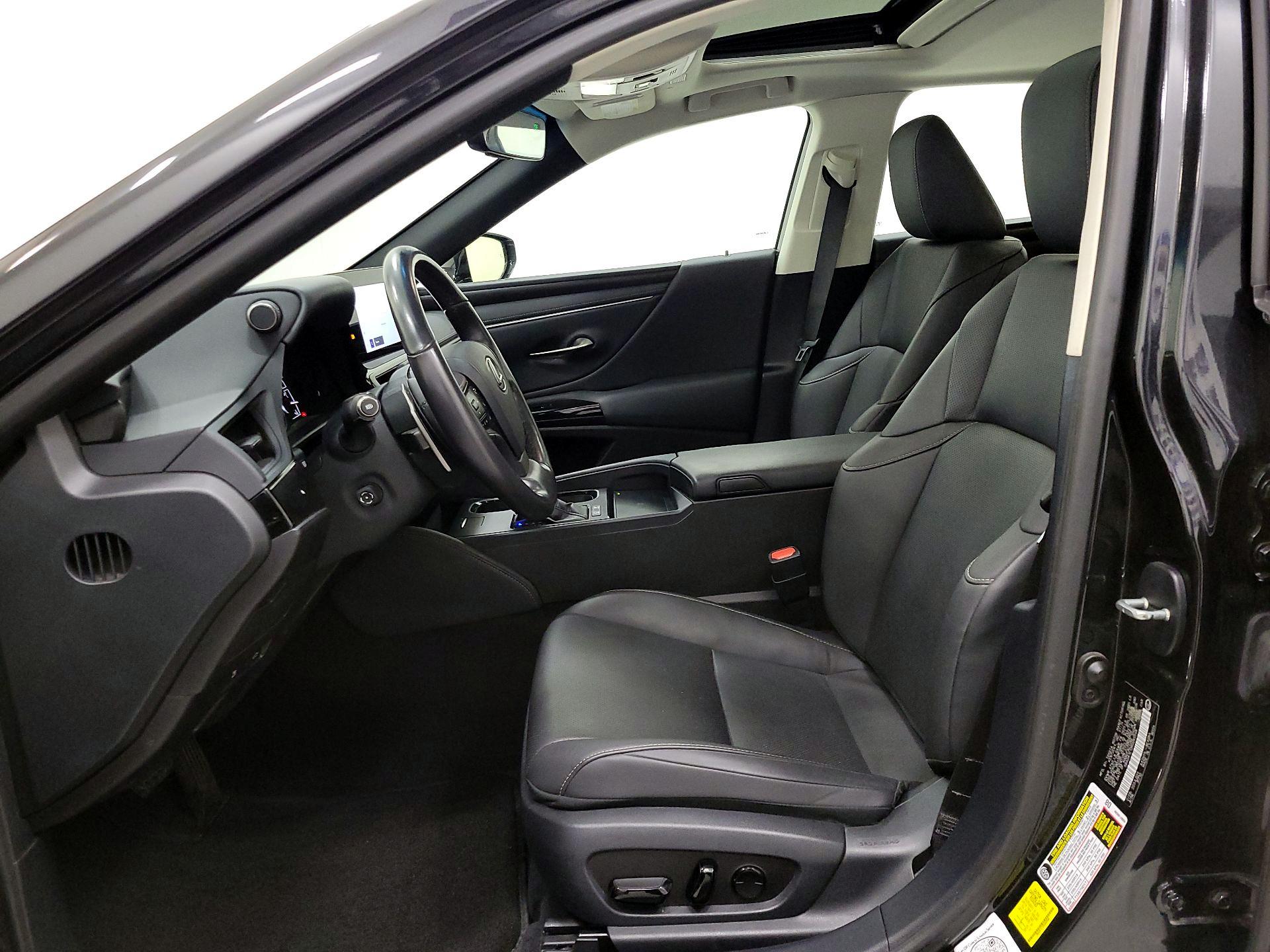 Thumbnail: 2024 Lexus ES - 11