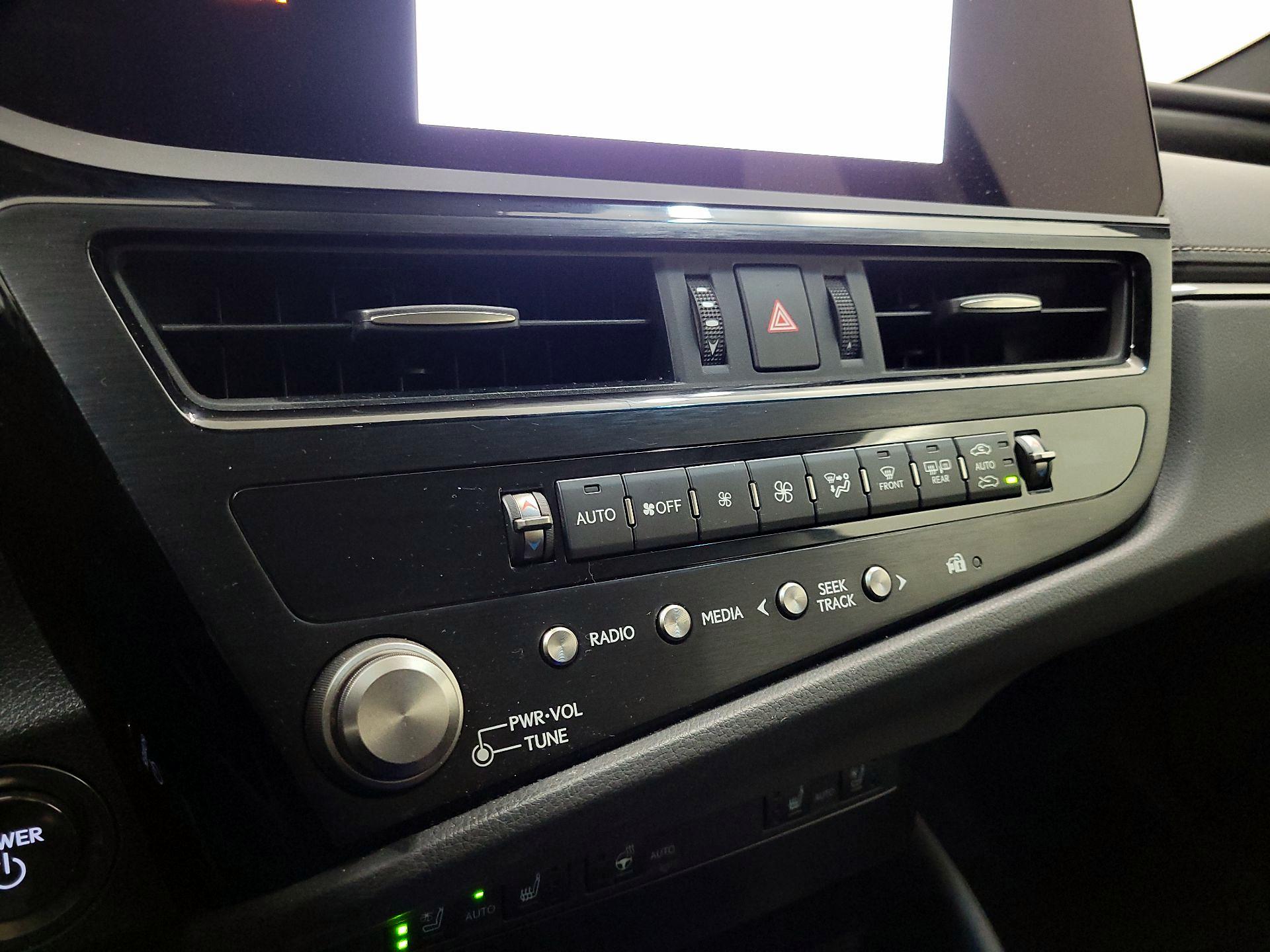 Thumbnail: 2024 Lexus ES - 15