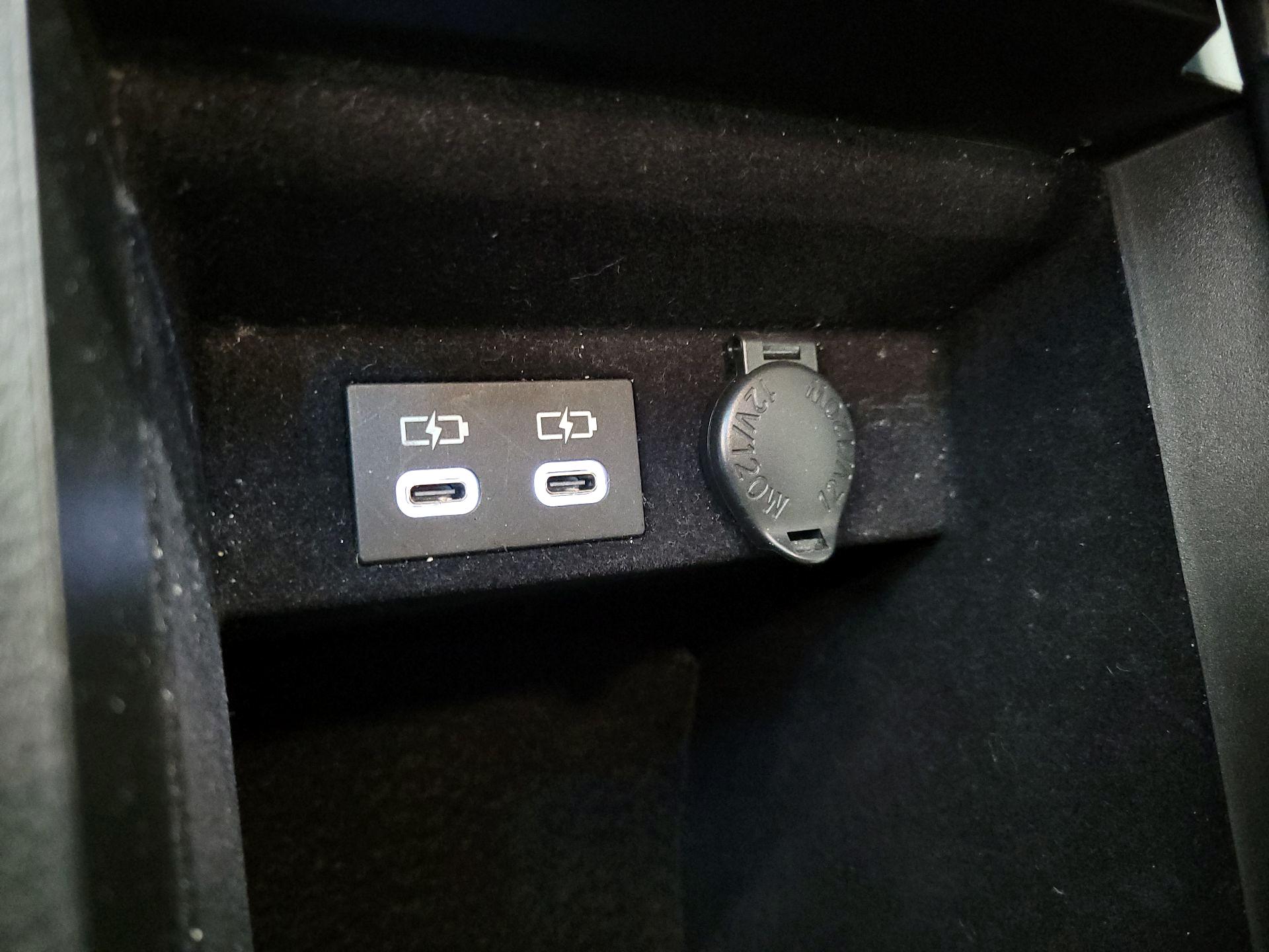 Thumbnail: 2024 Lexus ES - 17