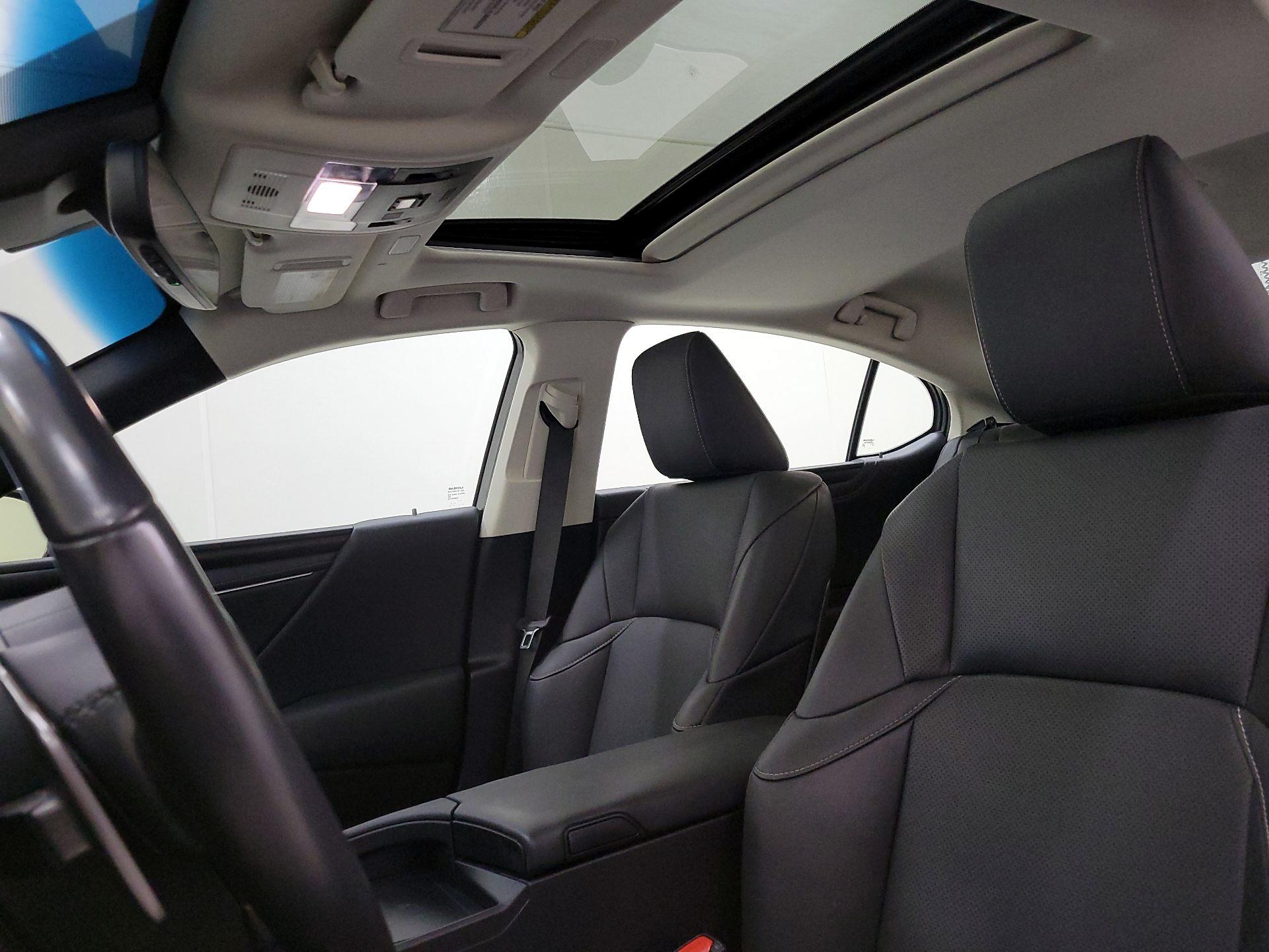 Thumbnail: 2024 Lexus ES - 18