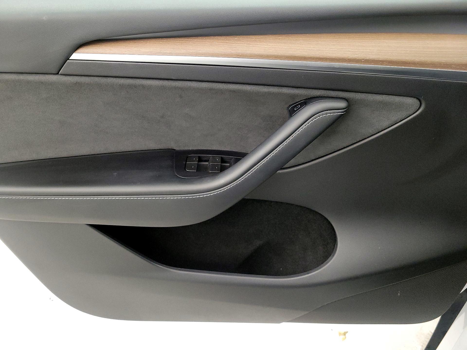 Thumbnail: 2023 Tesla Model Y - 12