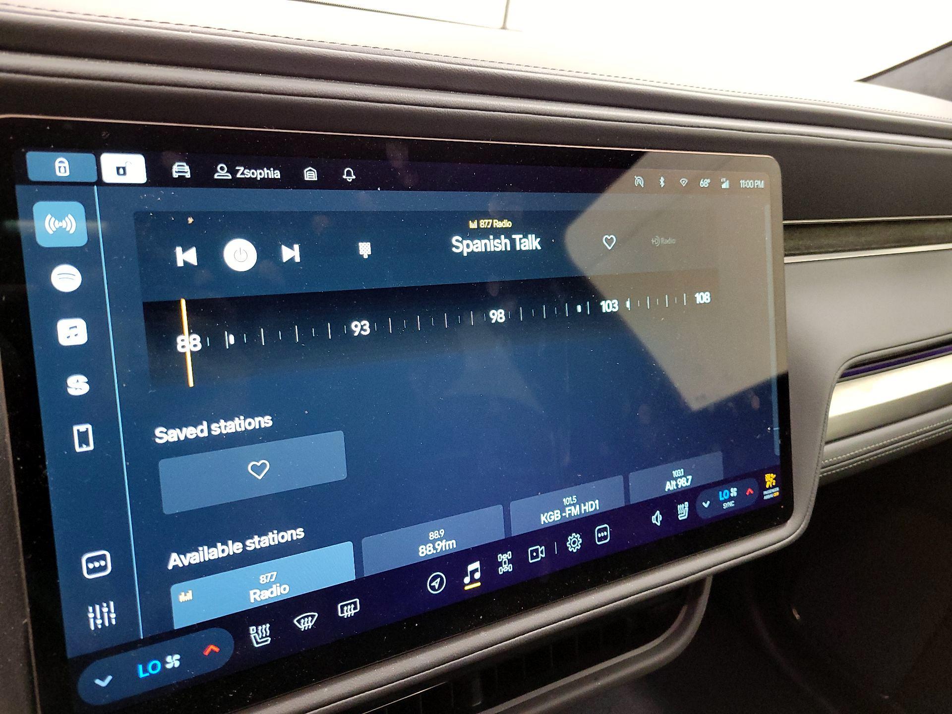 Thumbnail: 2025 Rivian R1S - 15