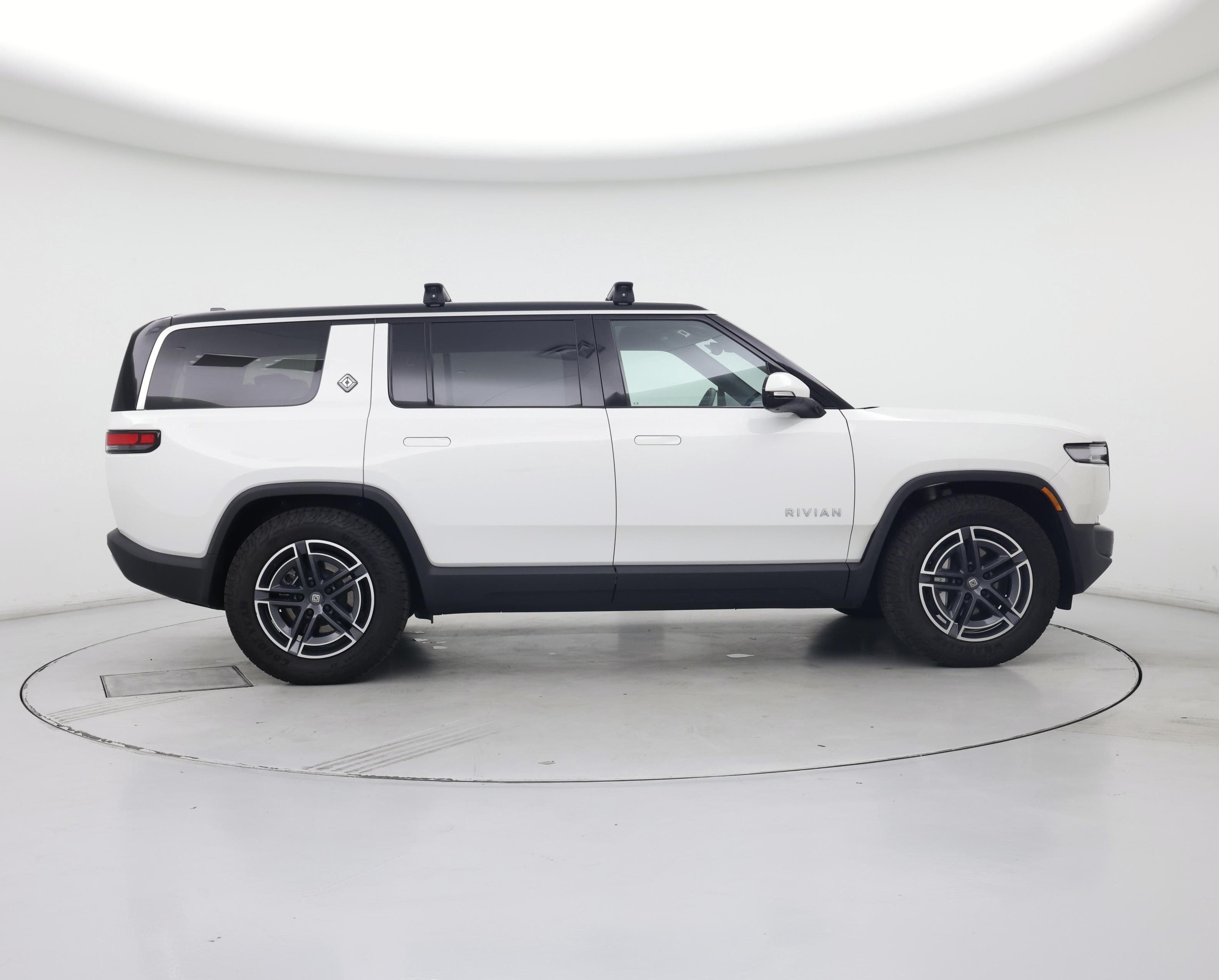 Thumbnail: 2025 Rivian R1S - 7