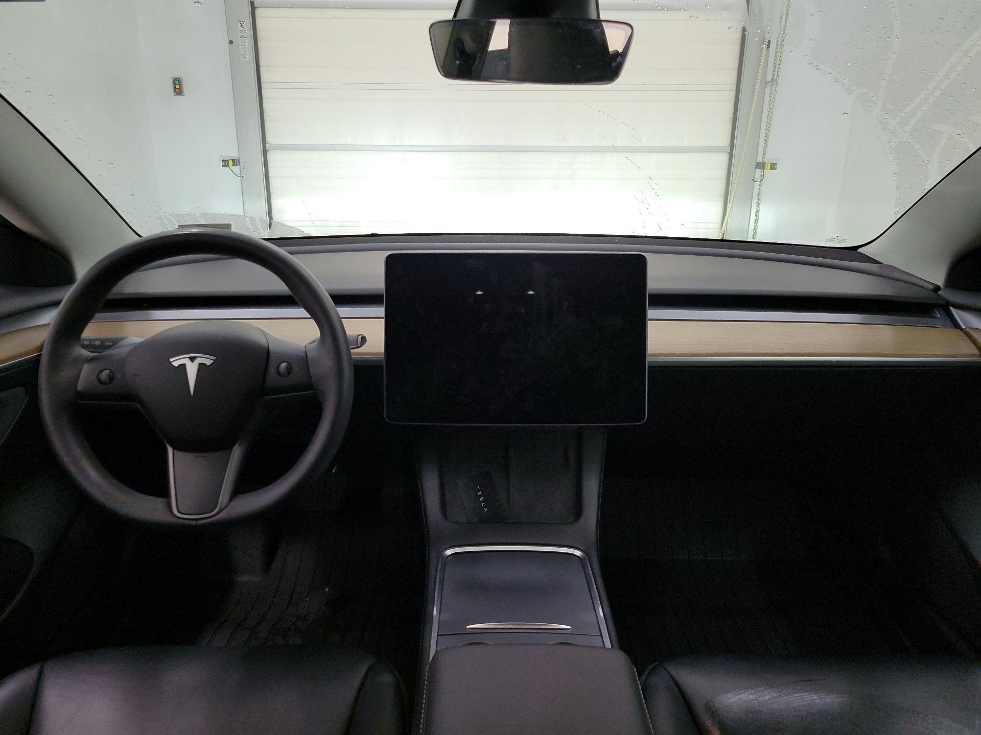 Thumbnail: 2022 Tesla Model 3 - 9