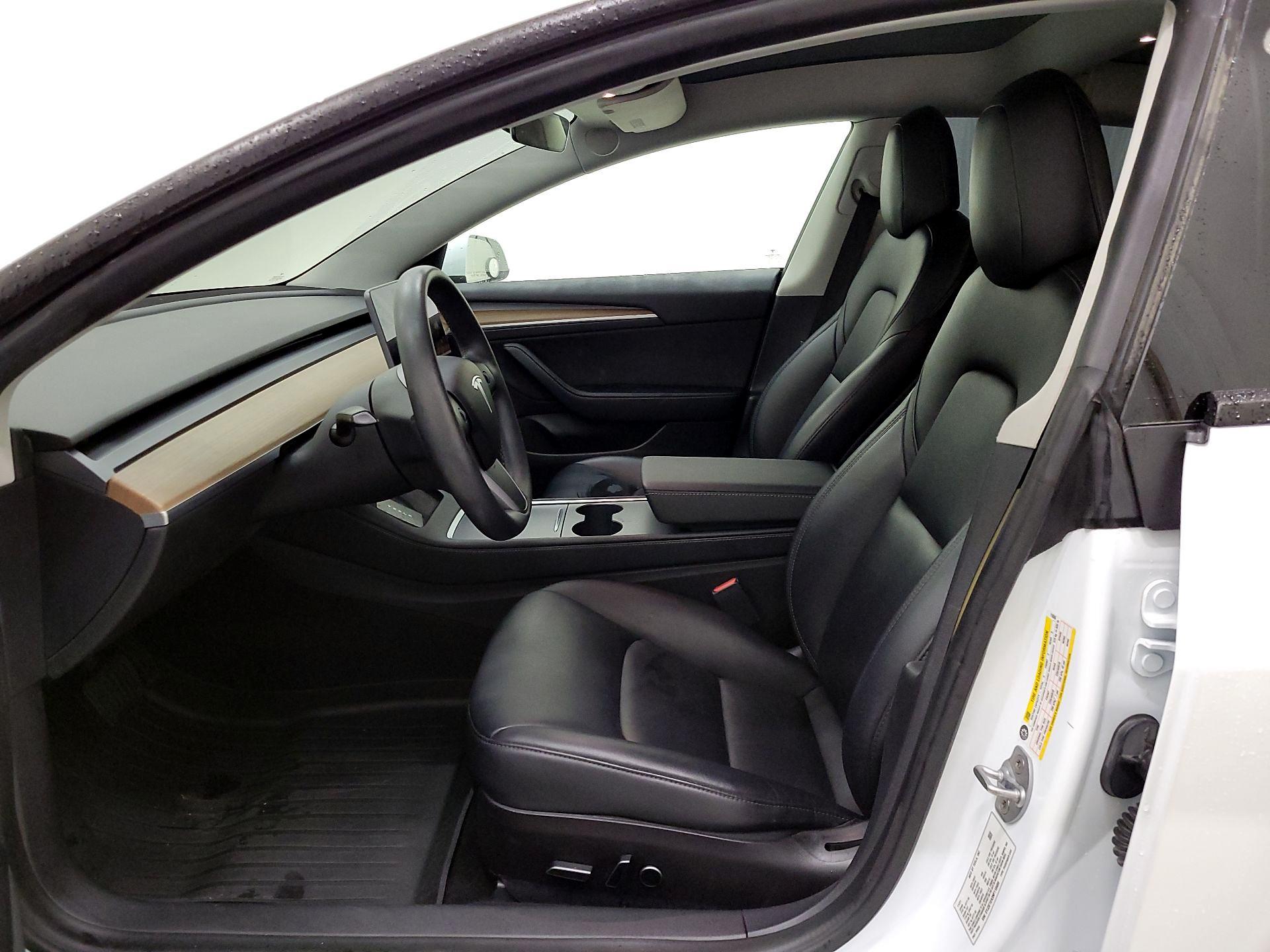 Thumbnail: 2022 Tesla Model 3 - 11