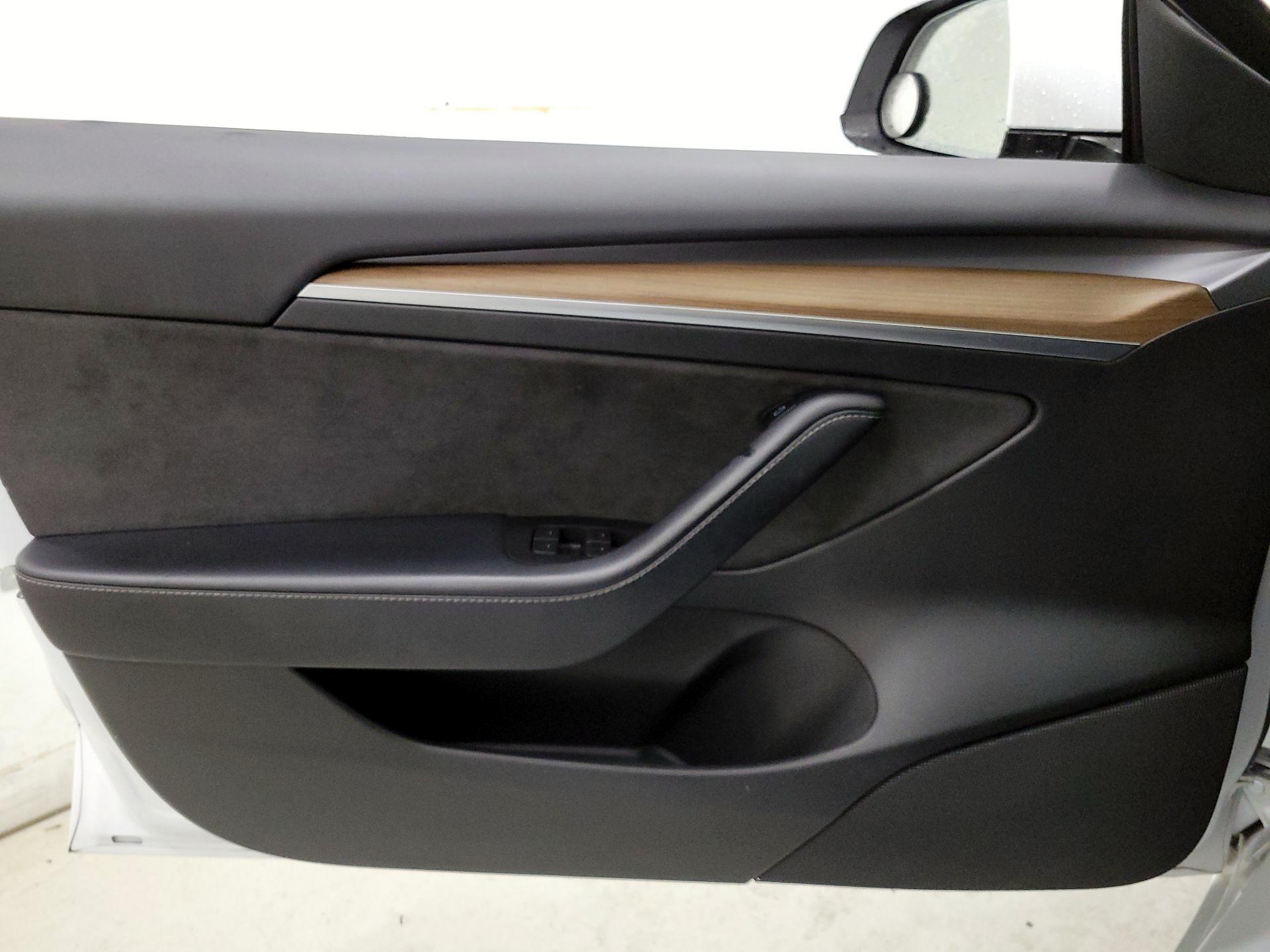 Thumbnail: 2022 Tesla Model 3 - 12