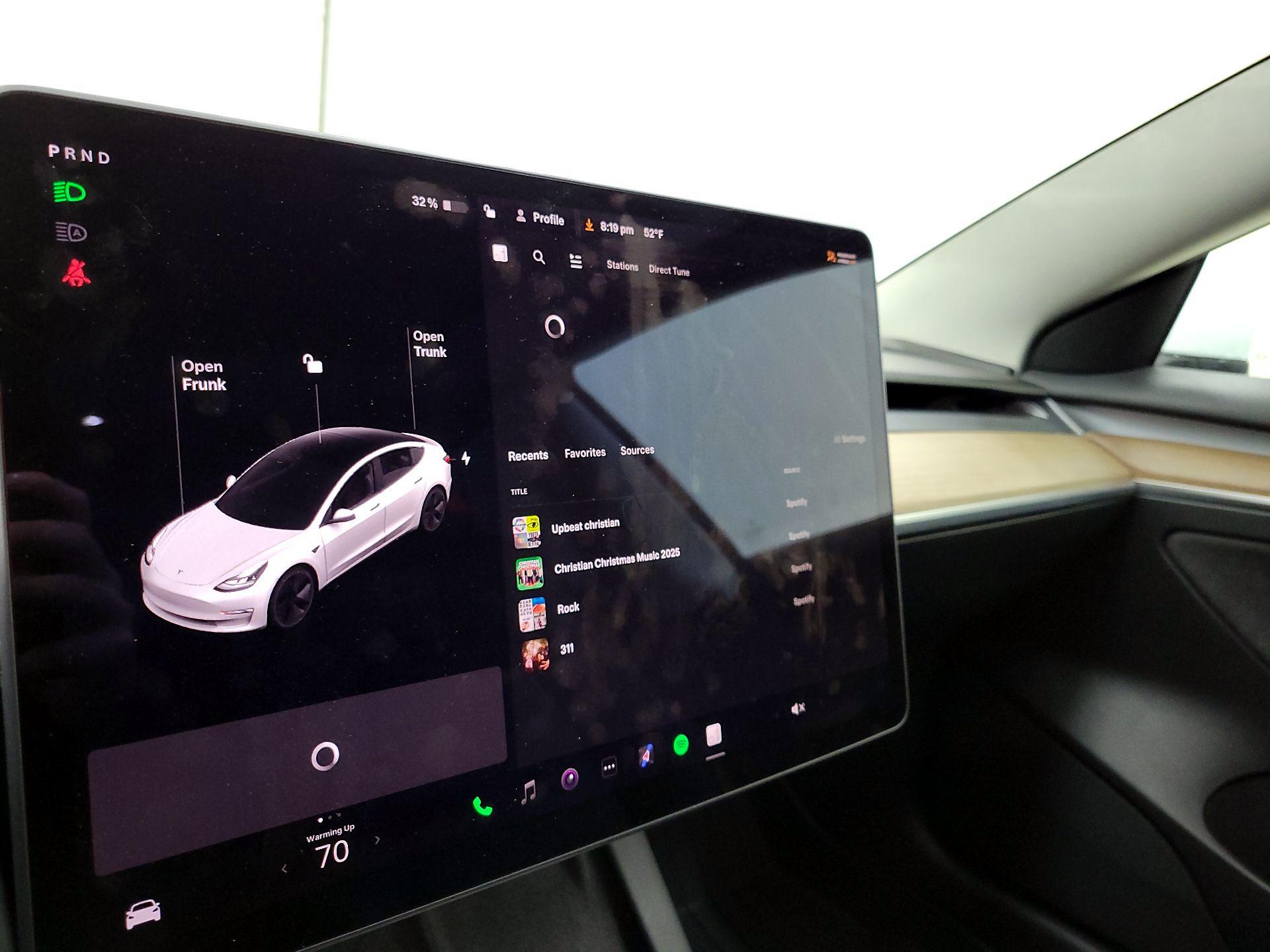 Thumbnail: 2022 Tesla Model 3 - 15