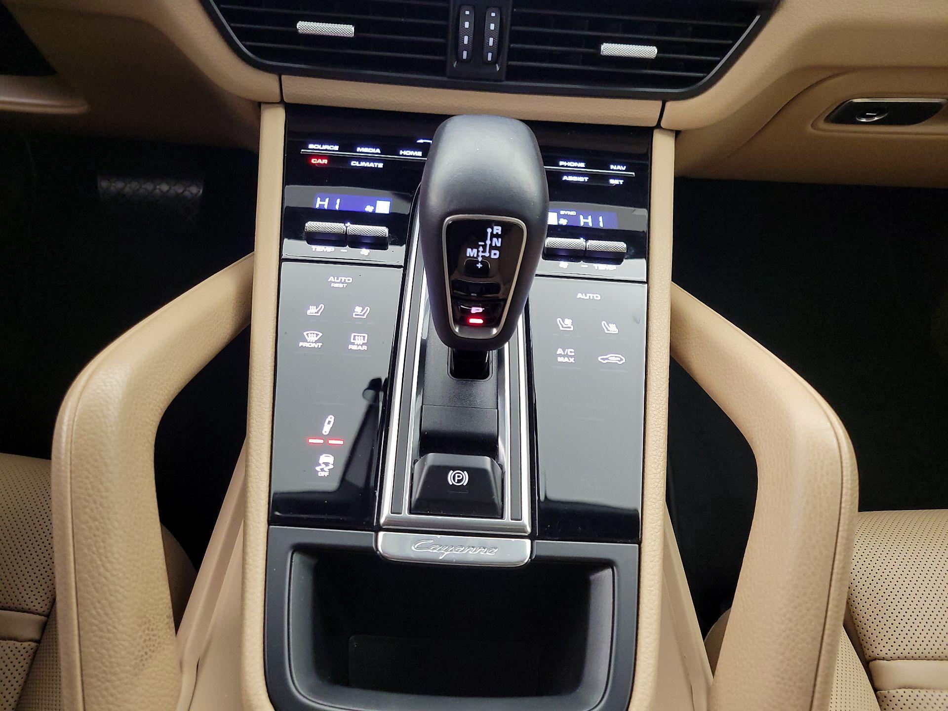 Thumbnail: 2021 Porsche Cayenne - 18