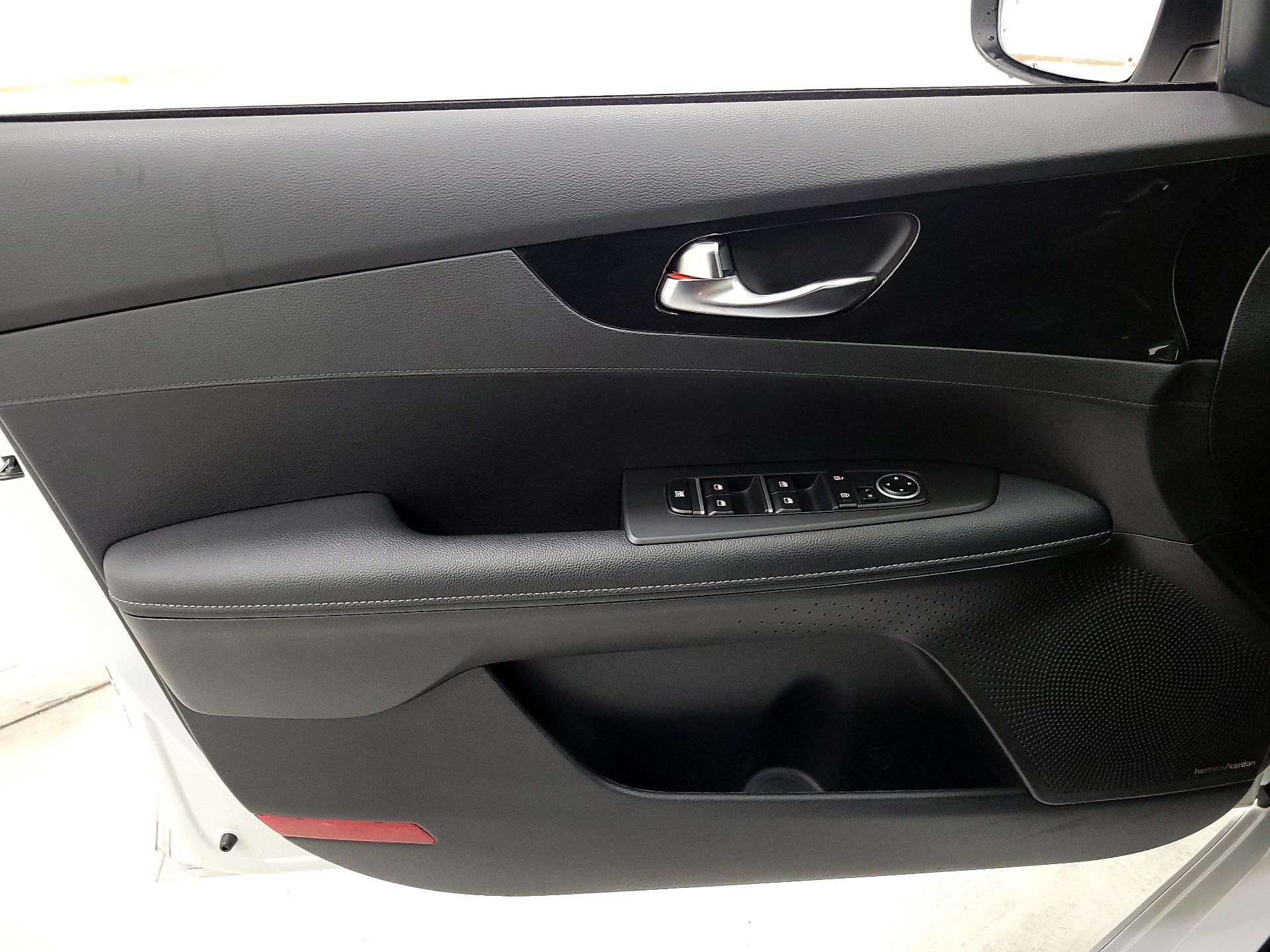 Thumbnail: 2023 Kia Forte - 12