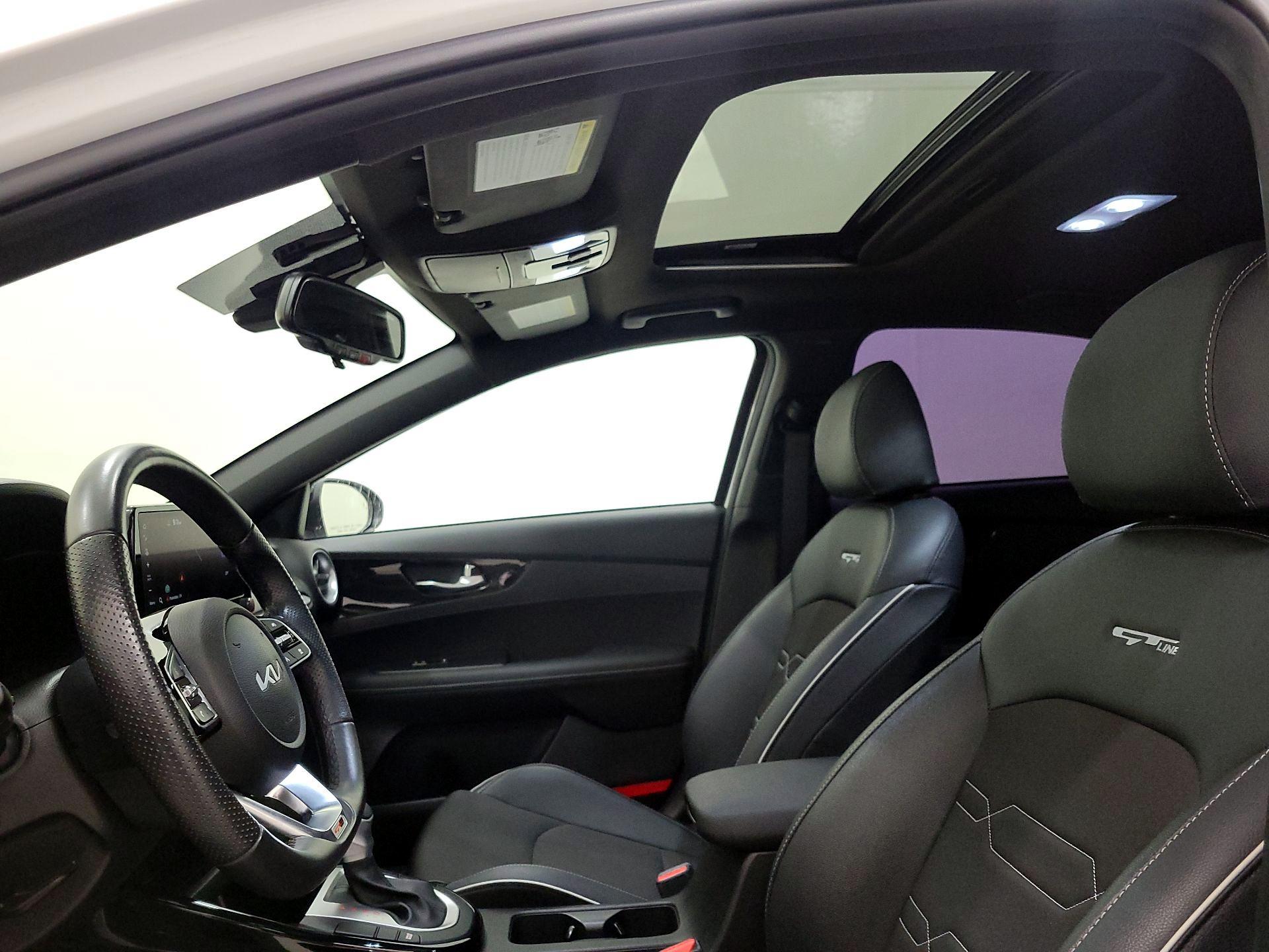 Thumbnail: 2023 Kia Forte - 20