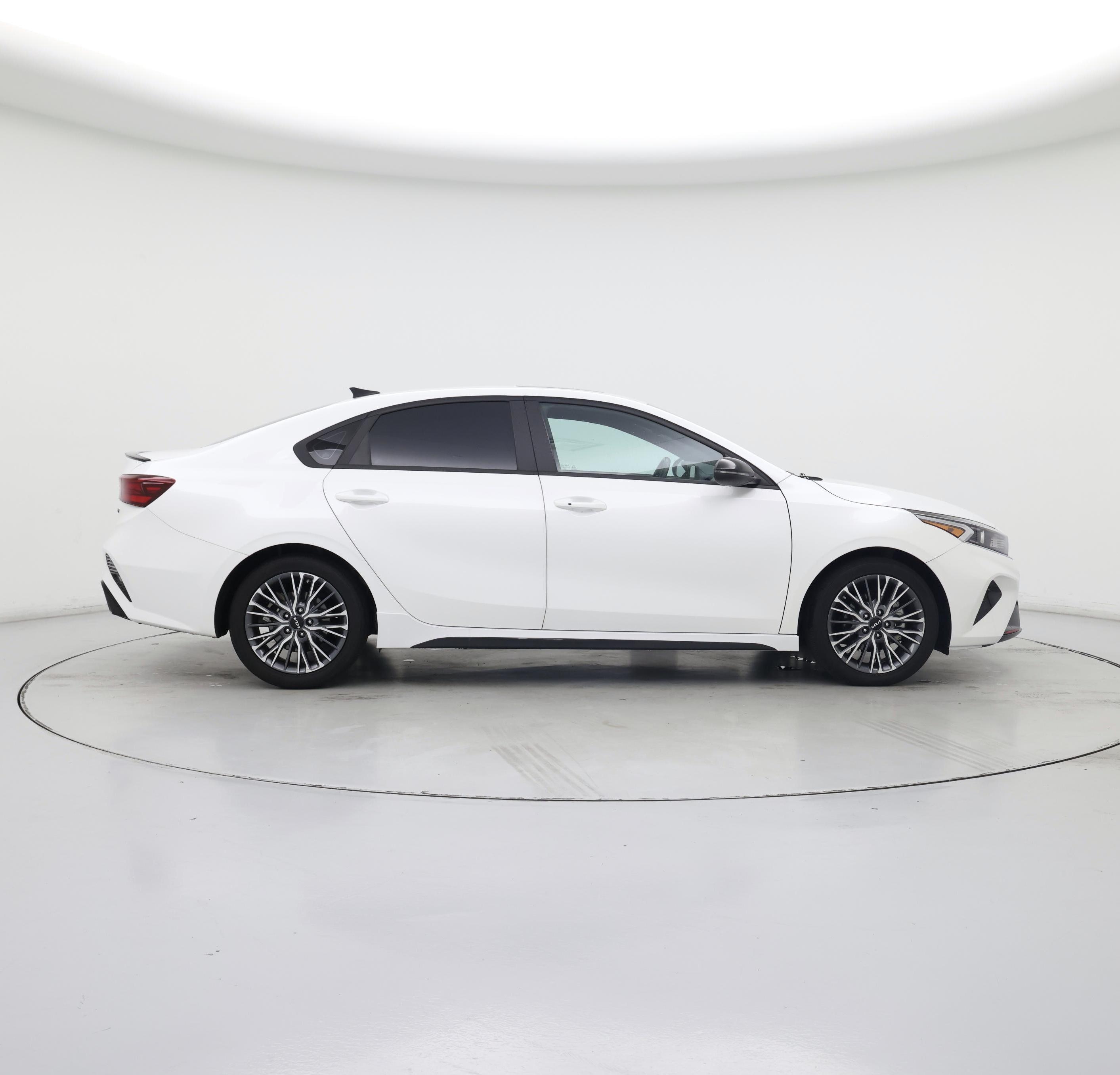 Thumbnail: 2023 Kia Forte - 7