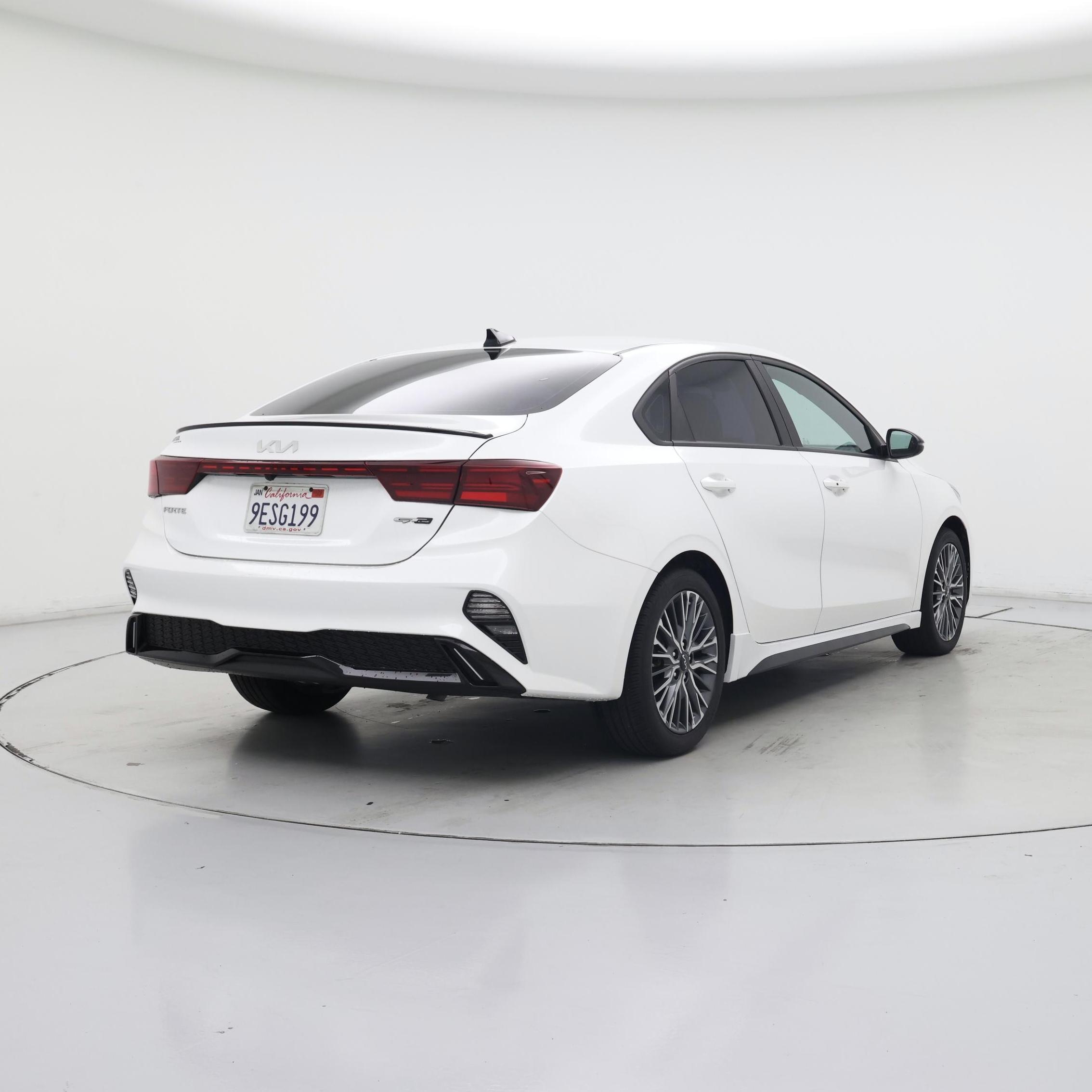 Thumbnail: 2023 Kia Forte - 8