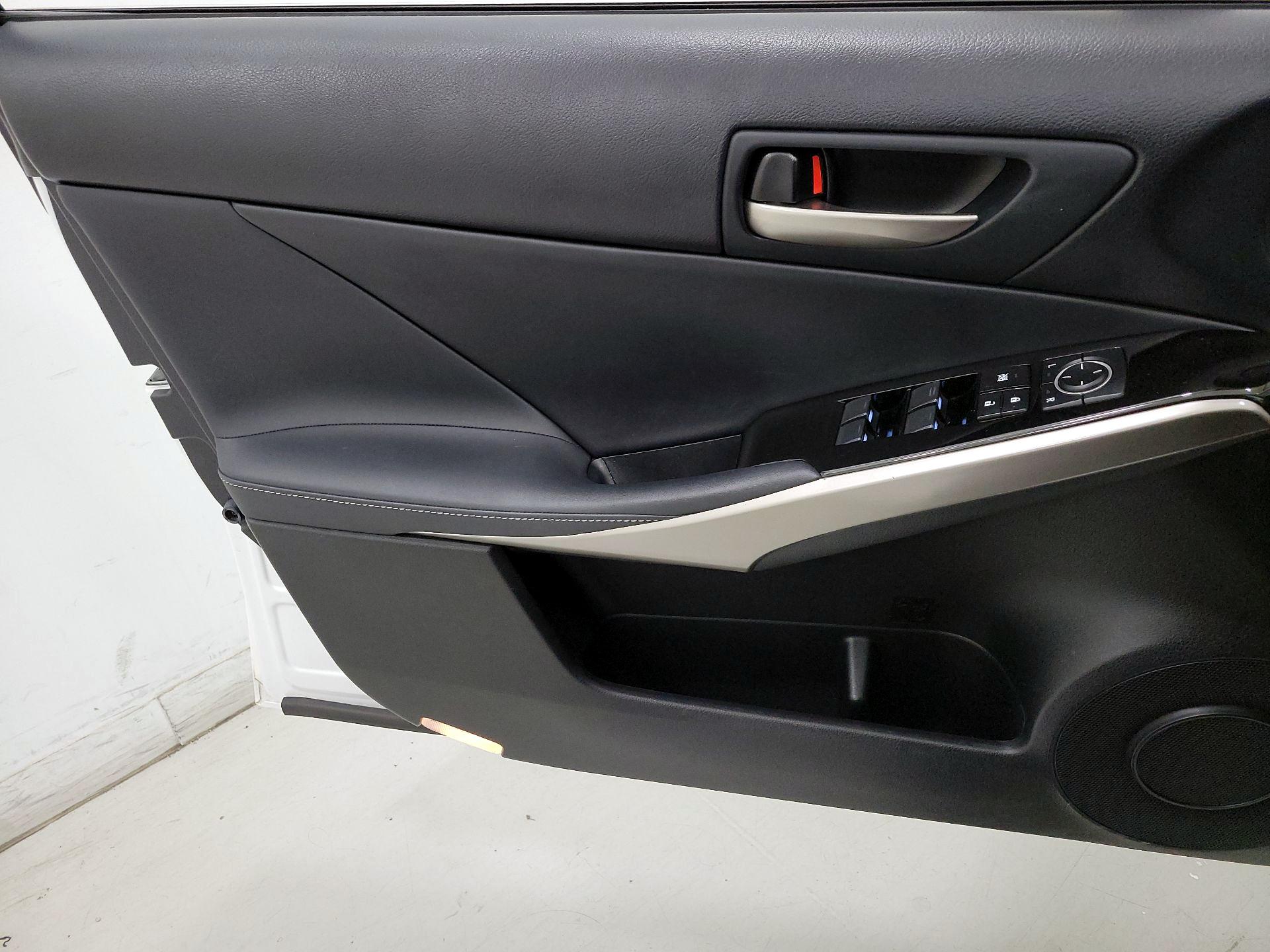 Thumbnail: 2017 Lexus IS - 12