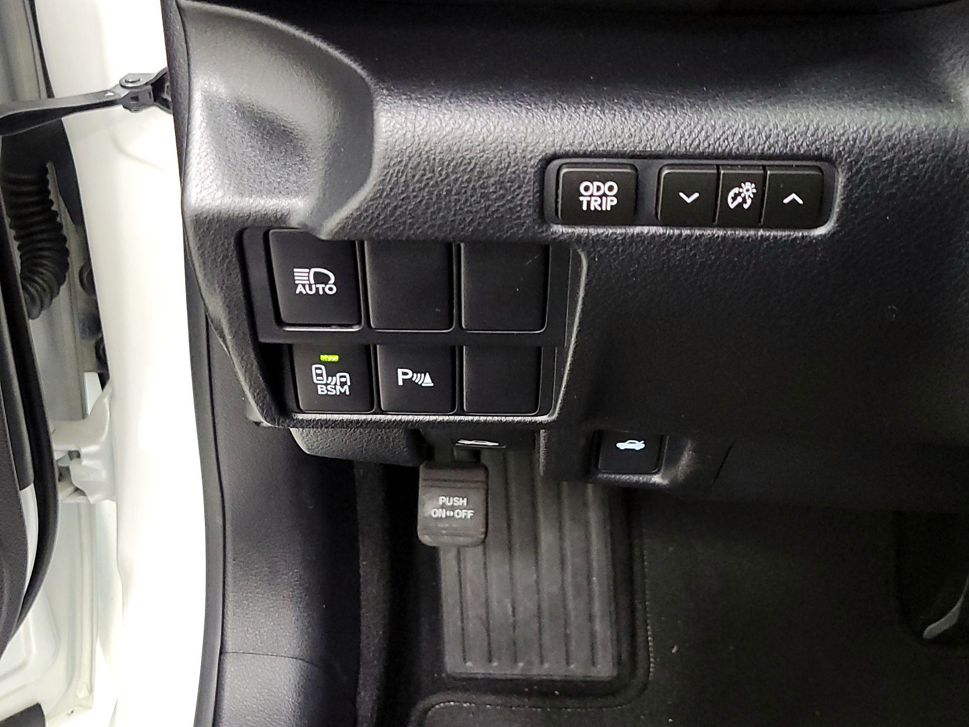 Thumbnail: 2017 Lexus IS - 13