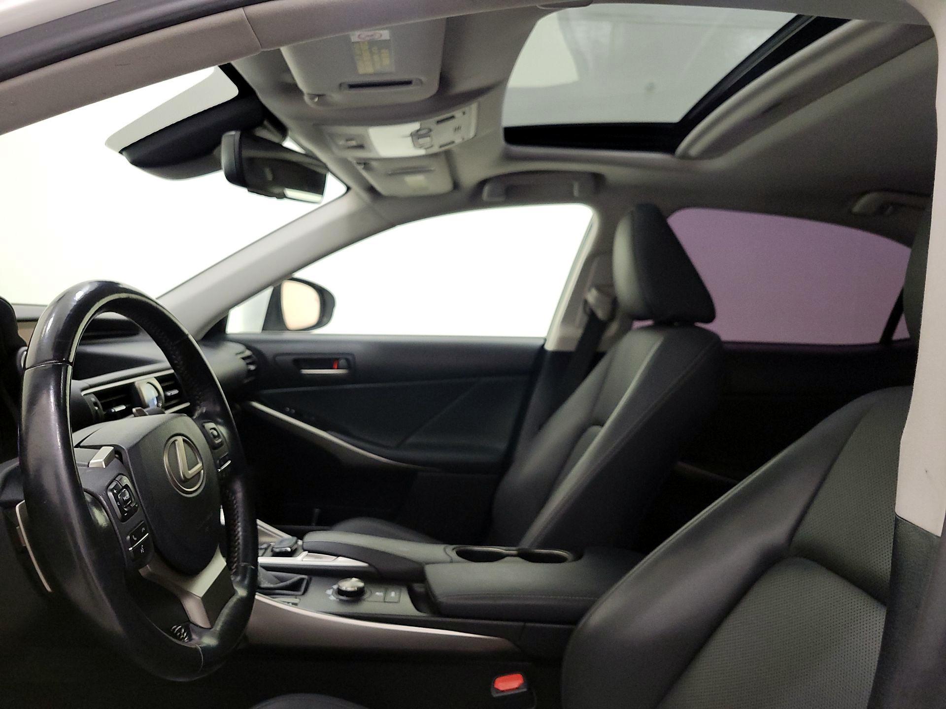 Thumbnail: 2017 Lexus IS - 19