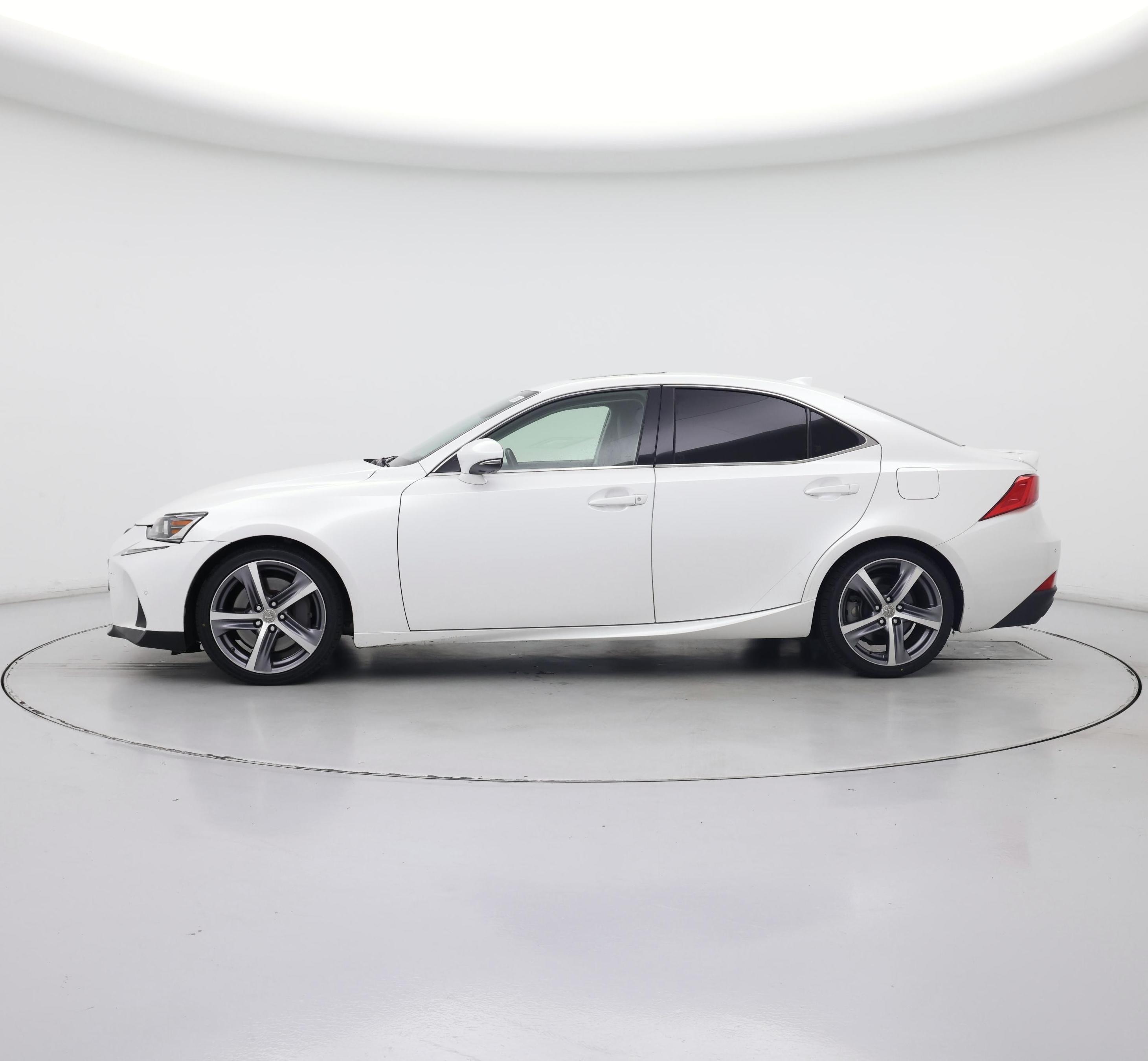 Thumbnail: 2017 Lexus IS - 3