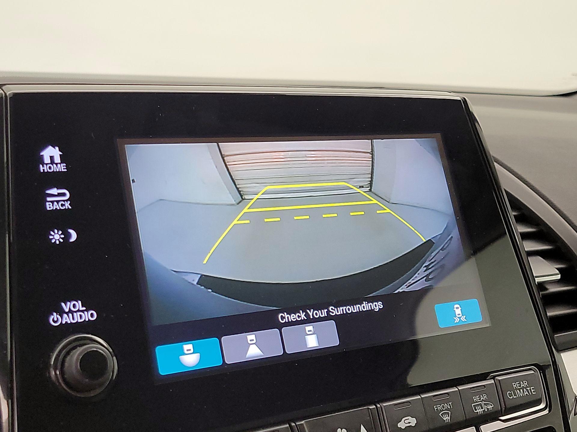 Thumbnail: 2018 Honda Odyssey - 14