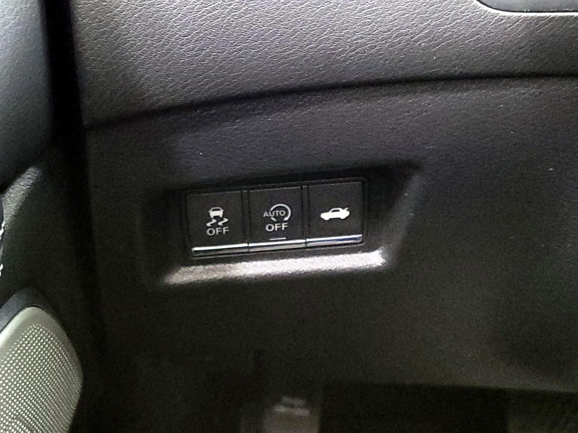 Thumbnail: 2018 INFINITI Q60 - 13