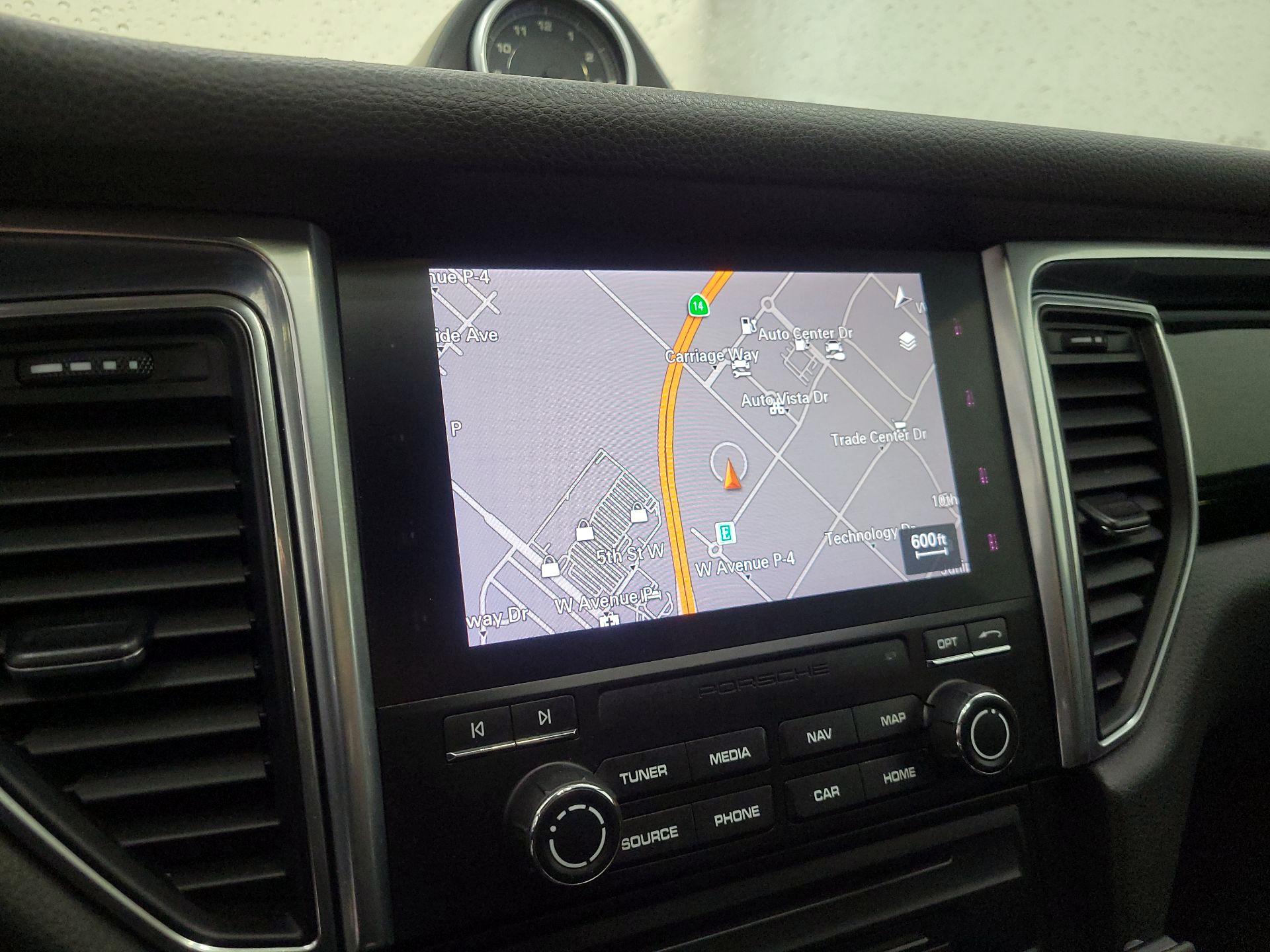 Thumbnail: 2018 Porsche Macan - 14