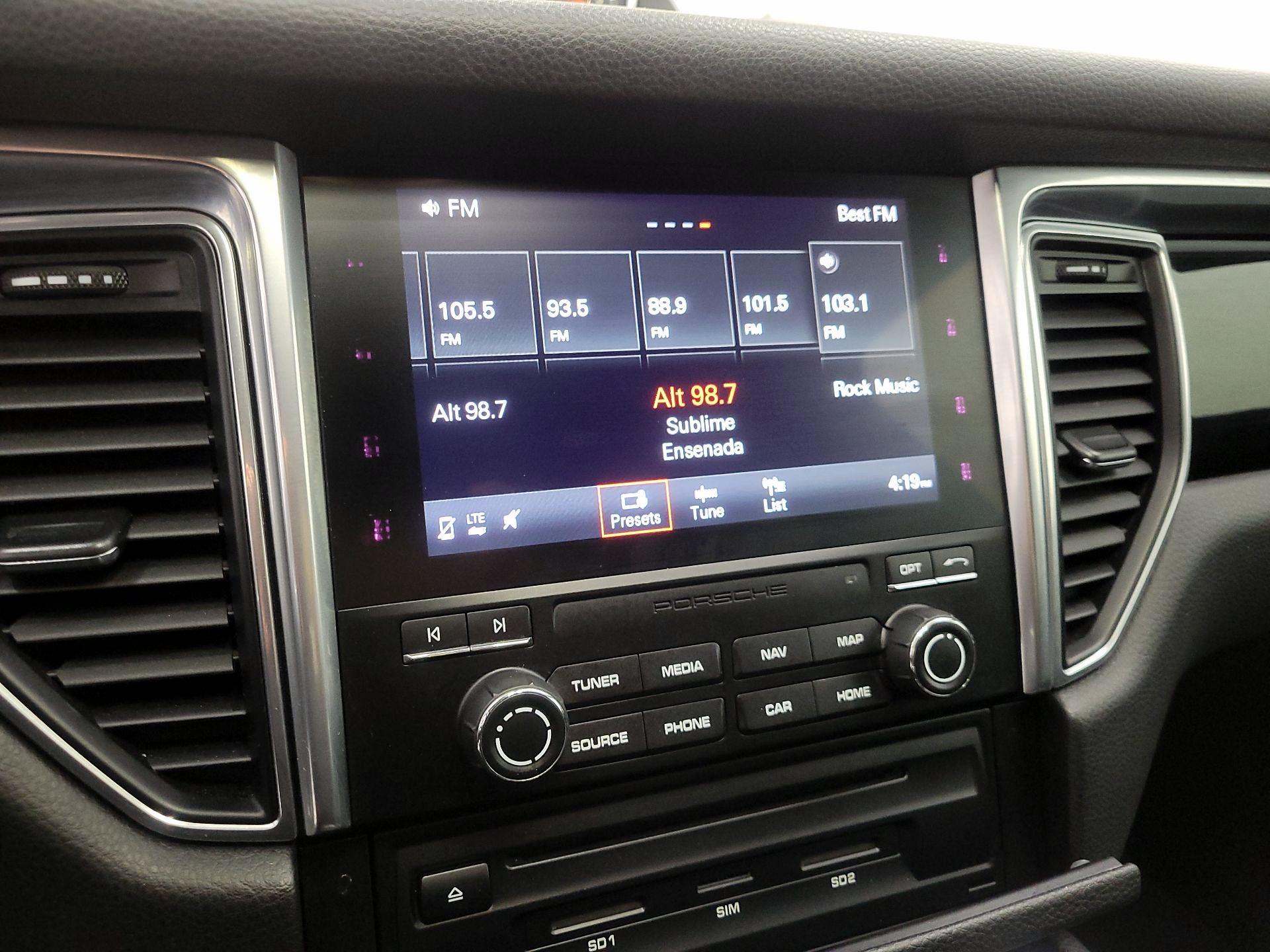 Thumbnail: 2018 Porsche Macan - 16