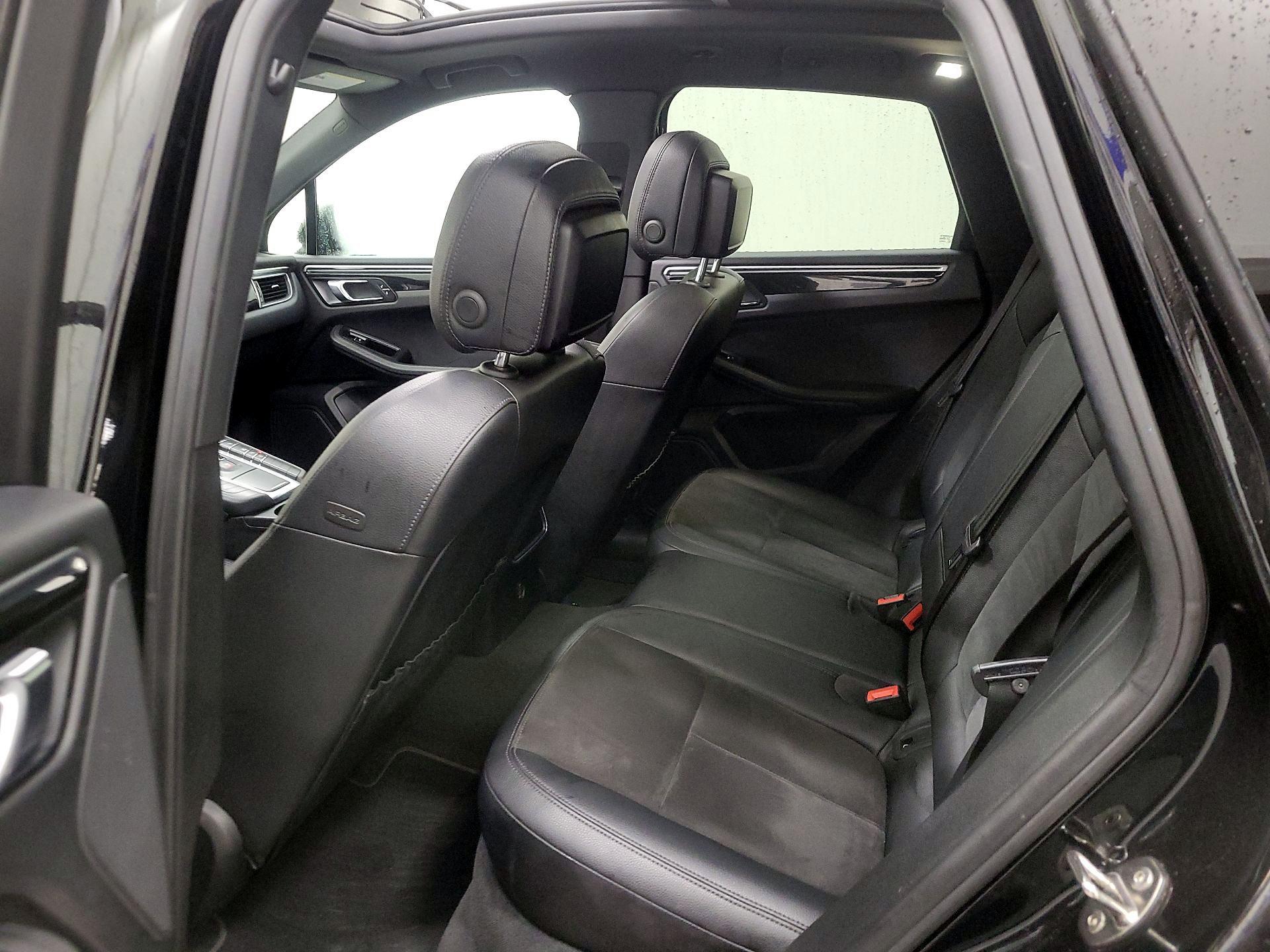 Thumbnail: 2018 Porsche Macan - 20