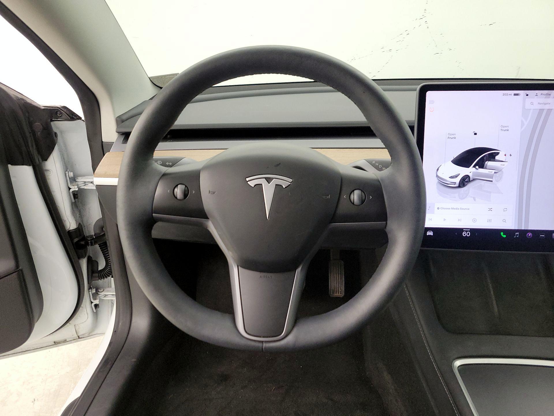 Thumbnail: 2023 Tesla Model 3 - 10