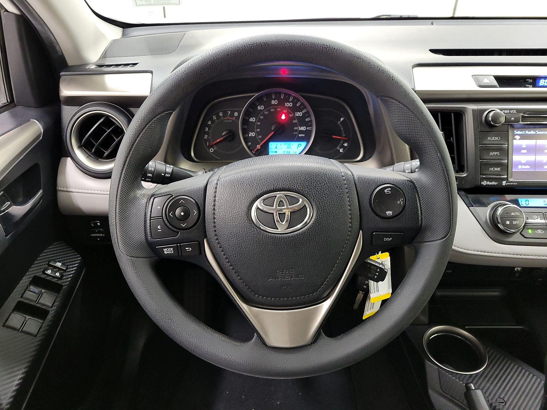 Thumbnail: 2015 Toyota RAV4 - 10