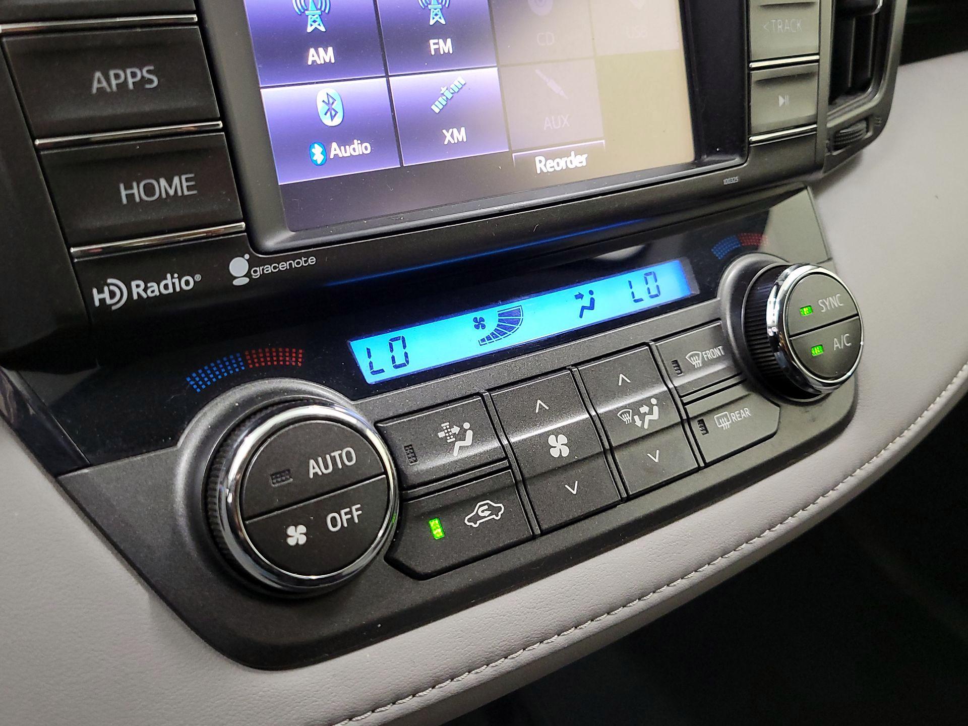 Thumbnail: 2015 Toyota RAV4 - 16