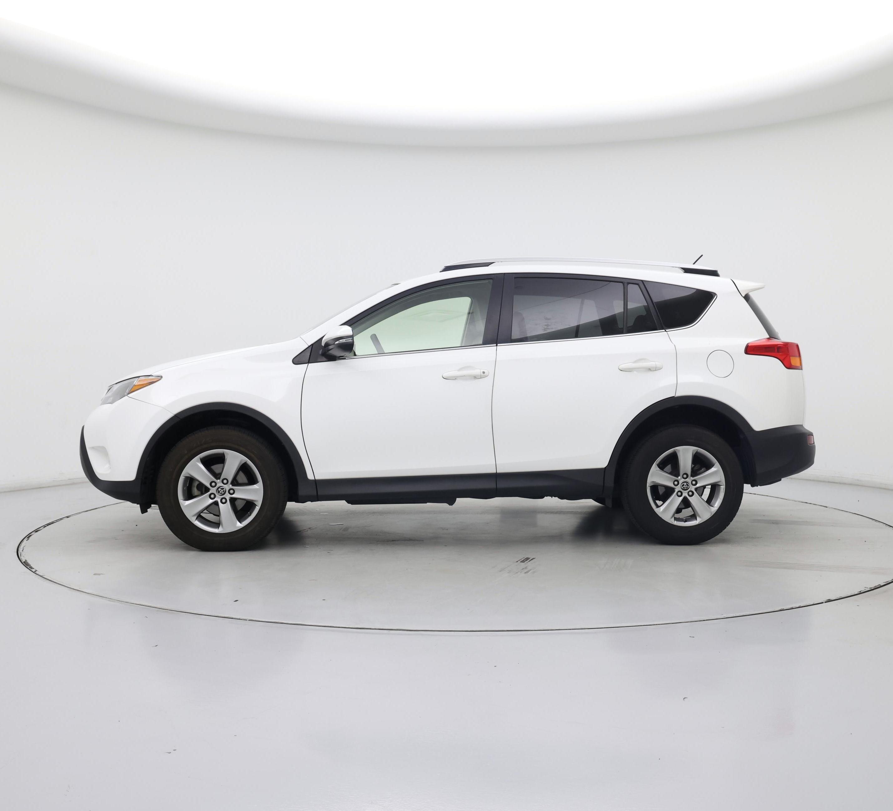 Thumbnail: 2015 Toyota RAV4 - 3