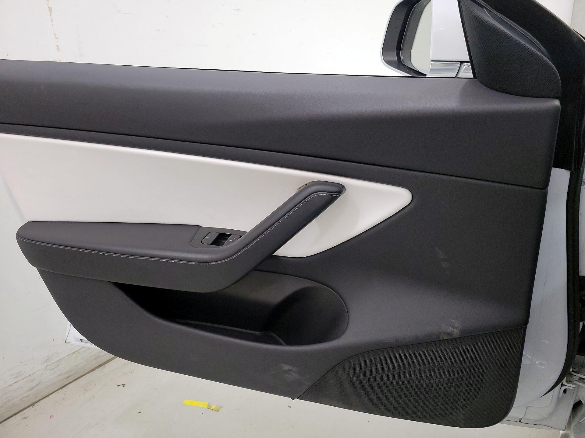 Thumbnail: 2019 Tesla Model 3 - 12