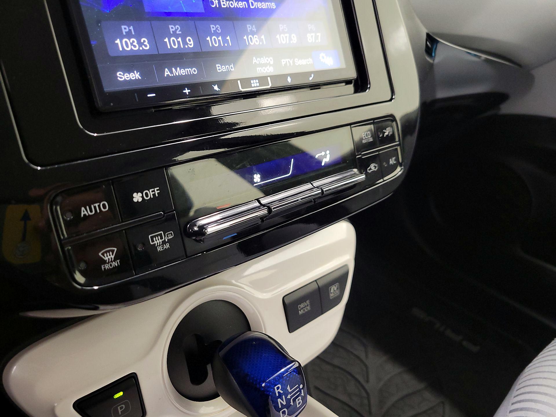 Thumbnail: 2018 Toyota Prius - 16