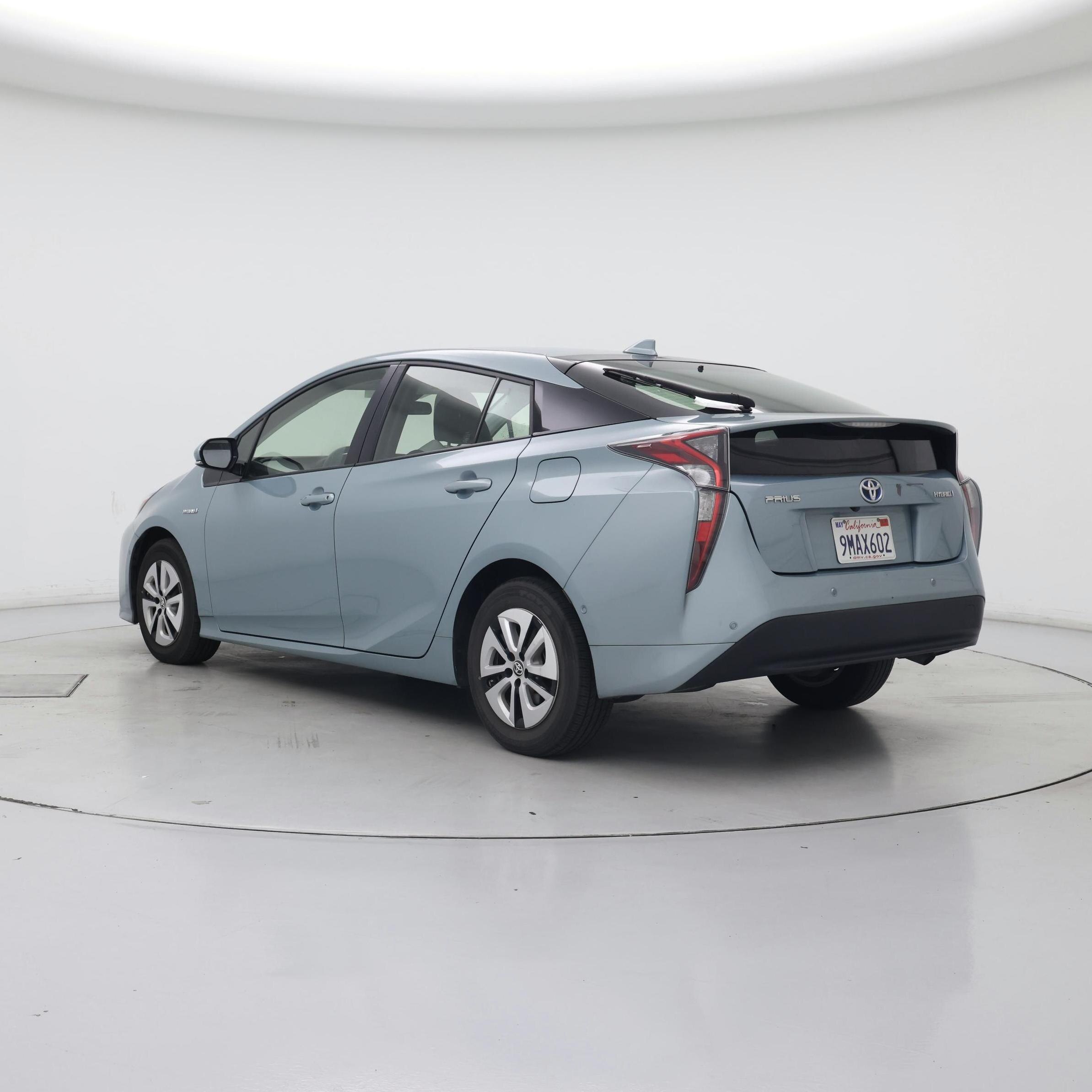 Thumbnail: 2018 Toyota Prius - 2