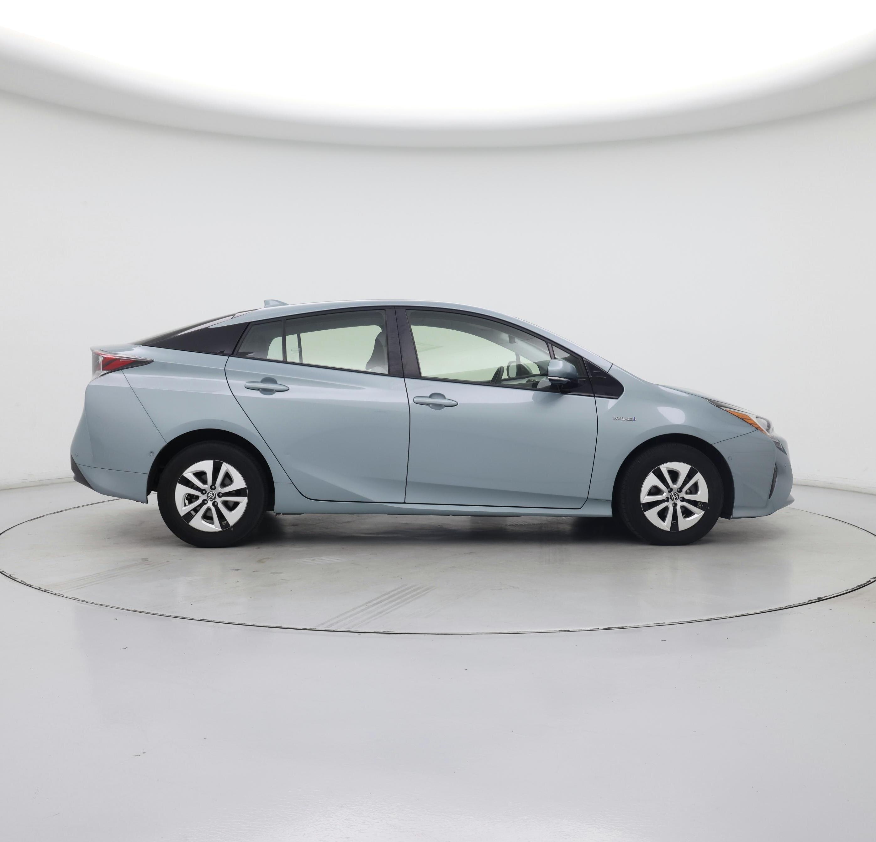 Thumbnail: 2018 Toyota Prius - 7