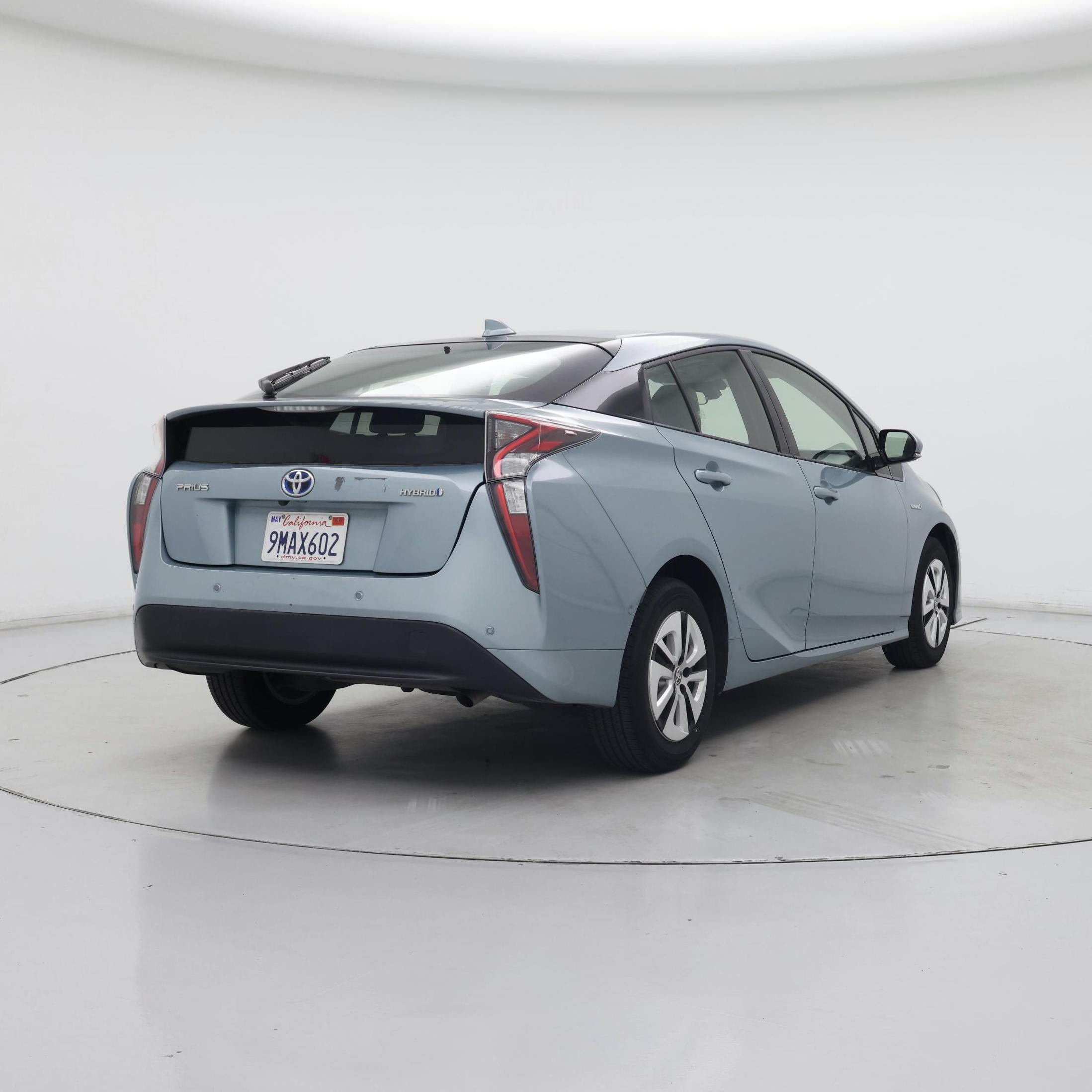 Thumbnail: 2018 Toyota Prius - 8