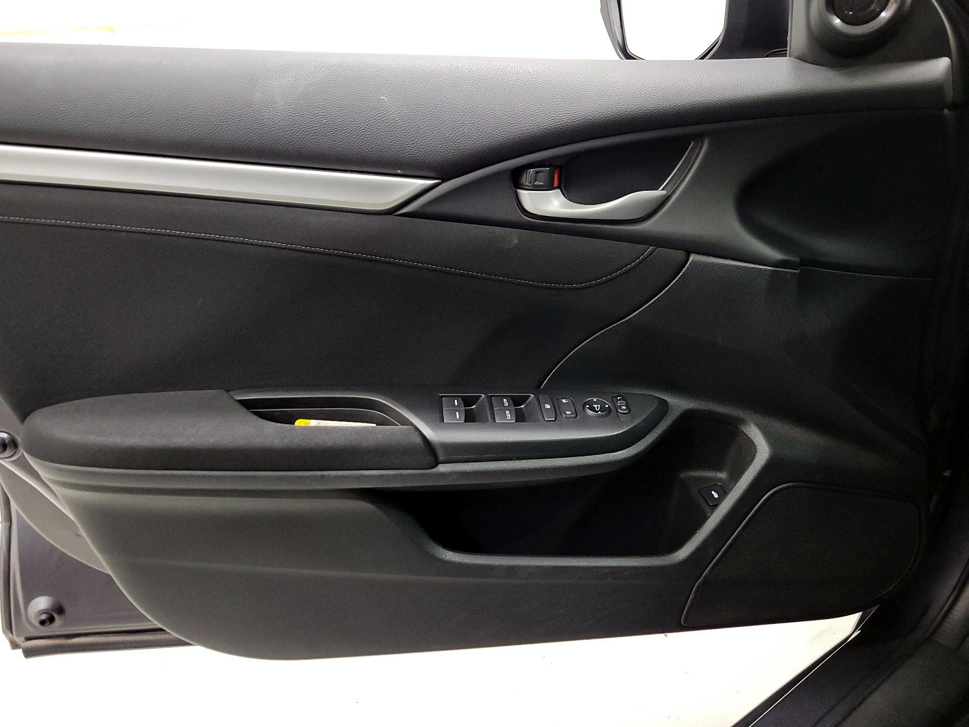 Thumbnail: 2017 Honda Civic - 12