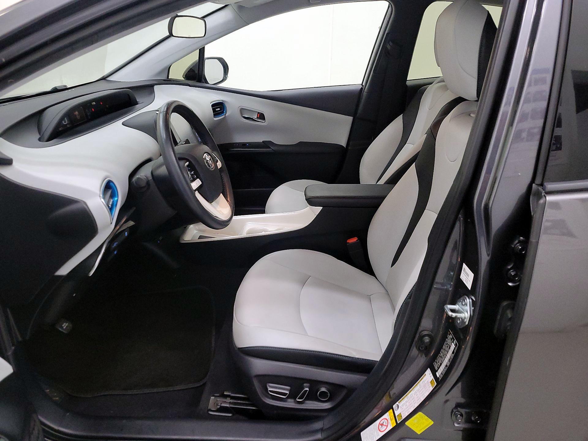 Thumbnail: 2017 Toyota Prius Prime - 11