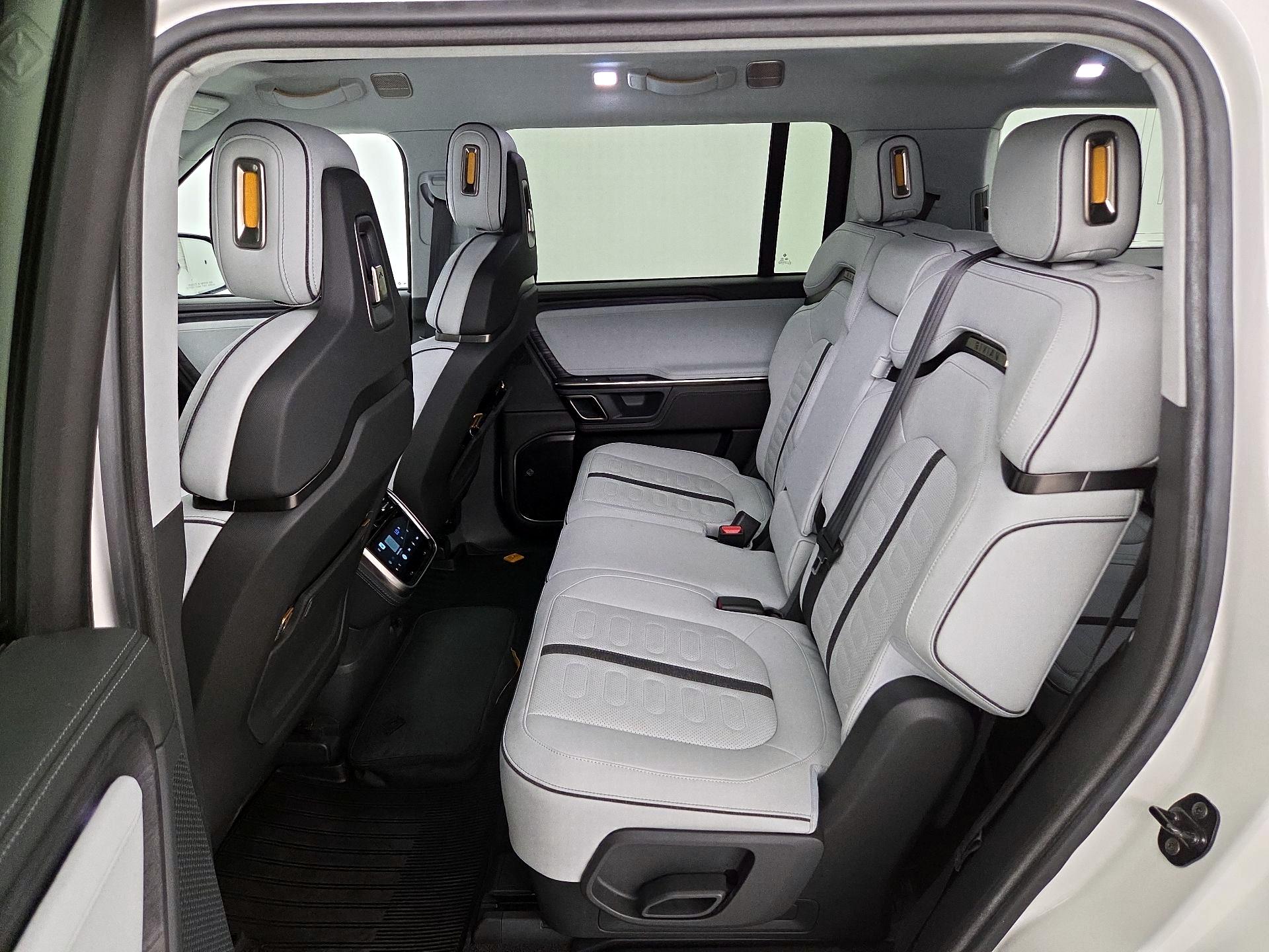 Thumbnail: 2024 Rivian R1S - 20