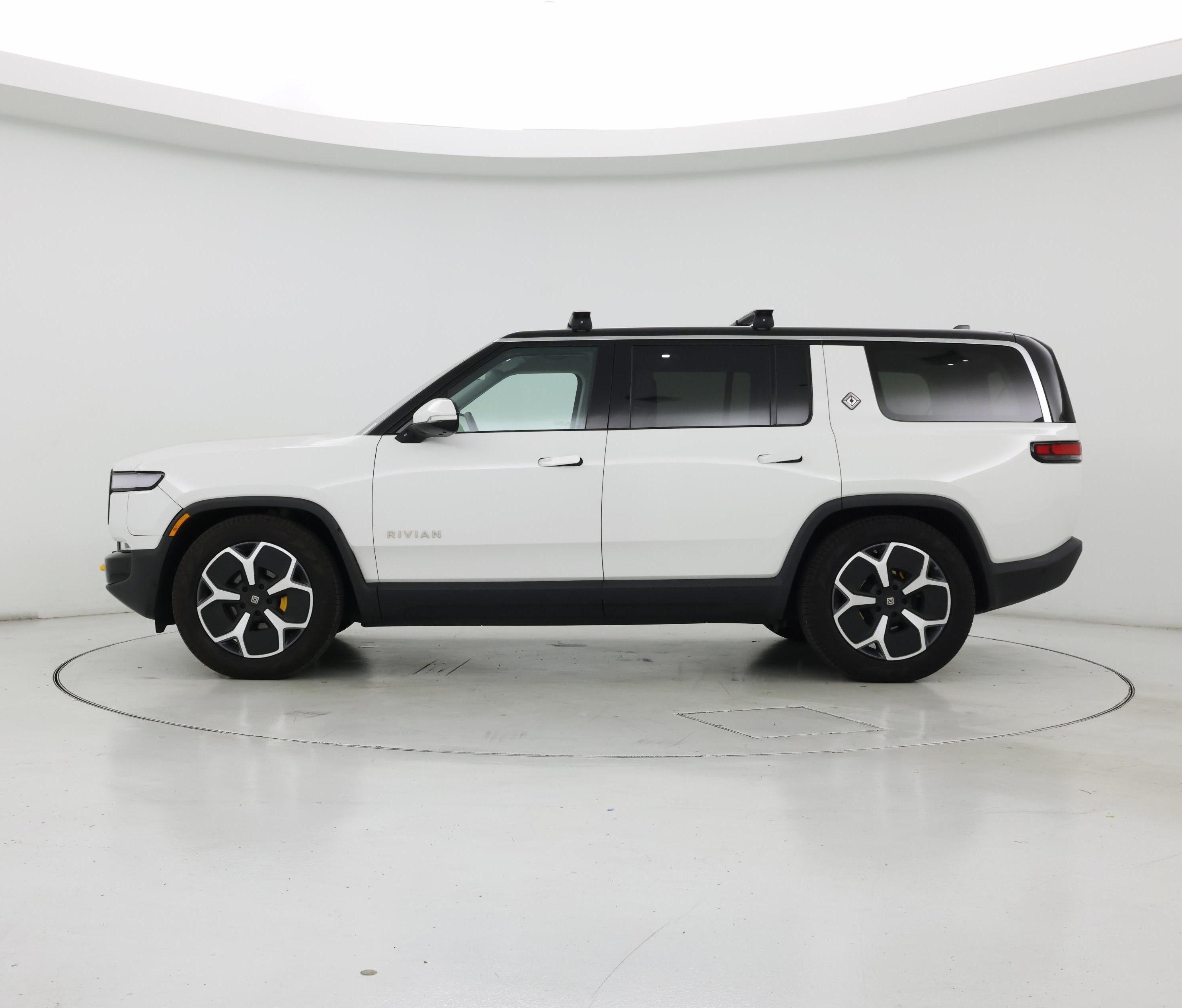 Thumbnail: 2024 Rivian R1S - 3