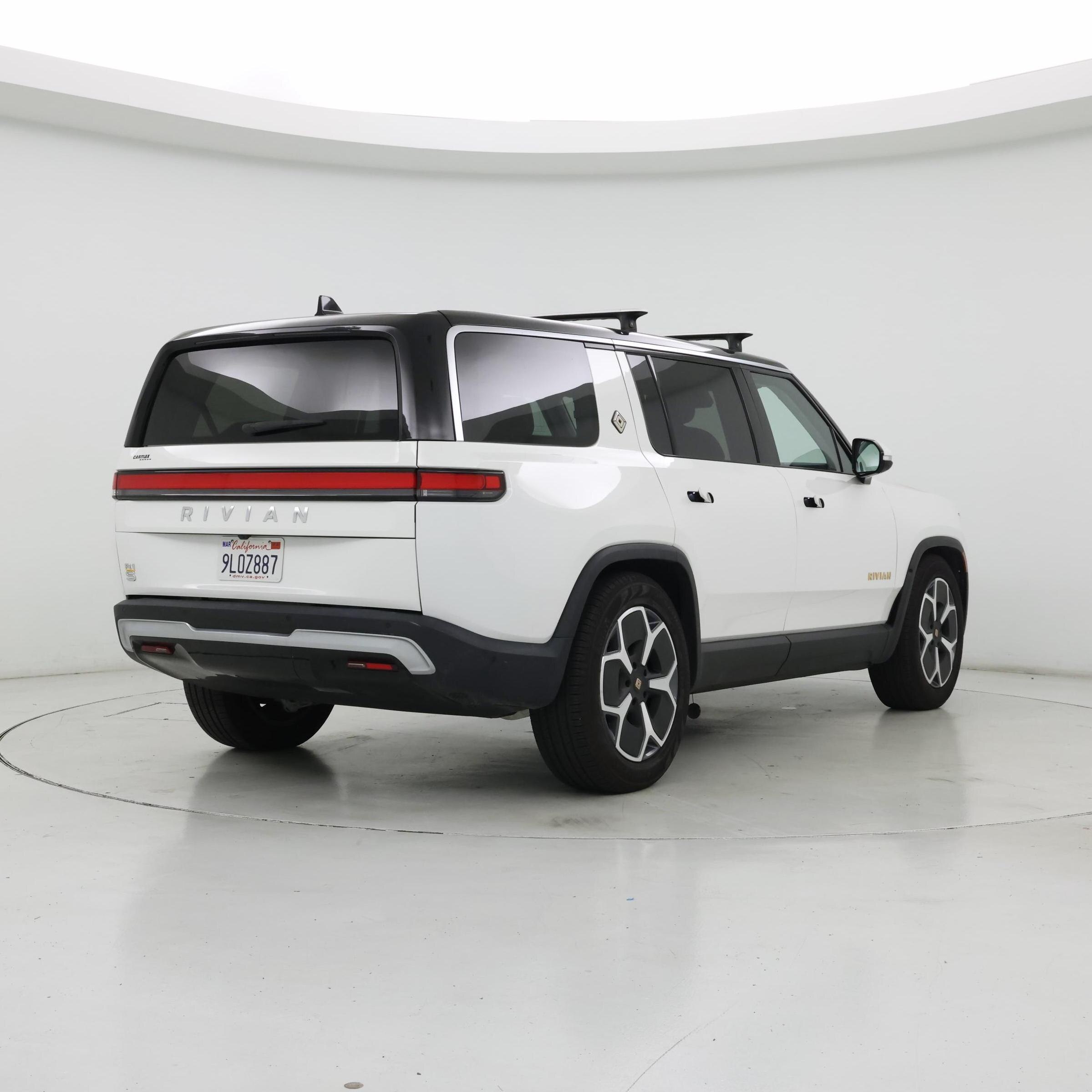 Thumbnail: 2024 Rivian R1S - 8