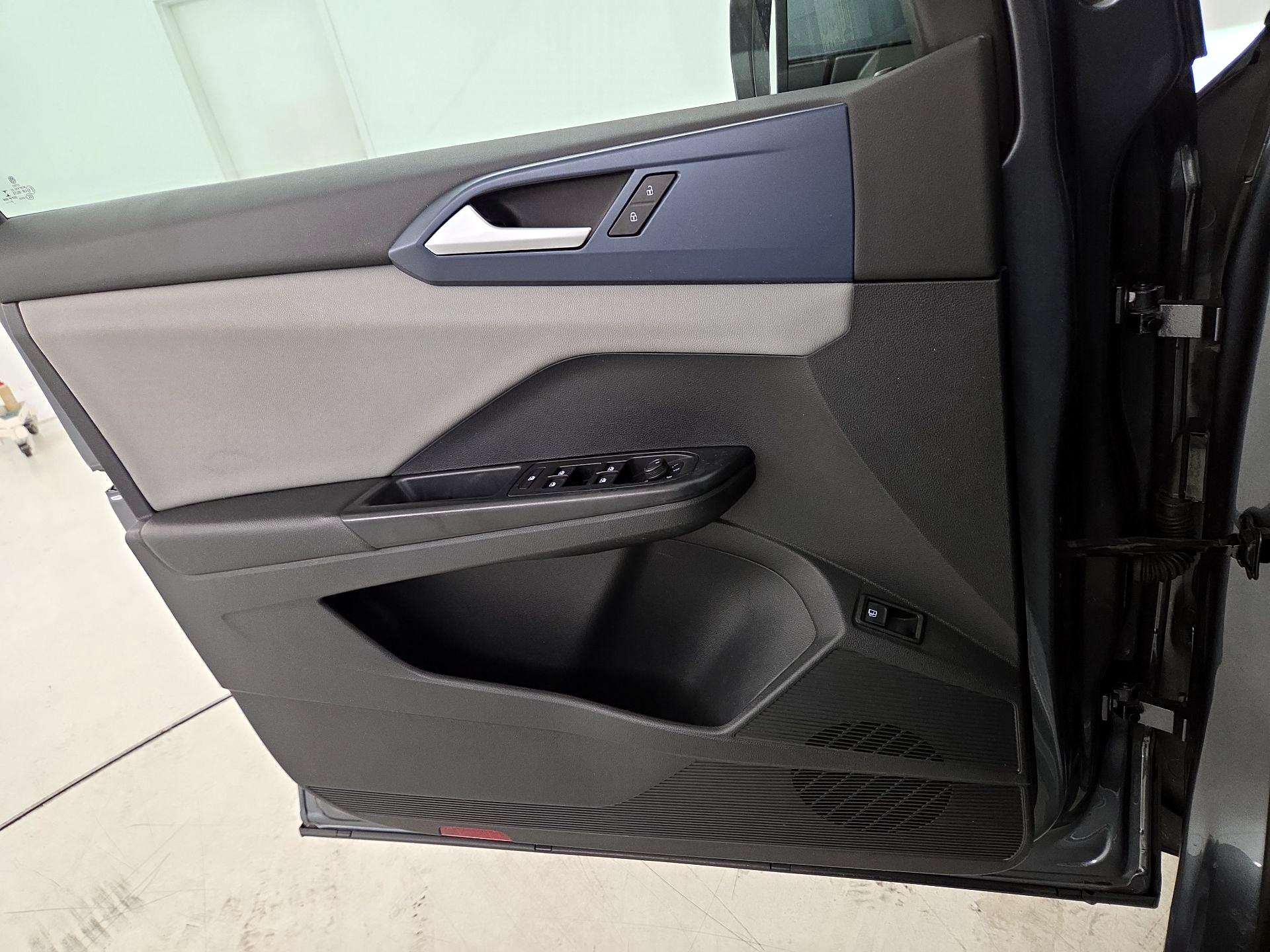 Thumbnail: 2022 Volkswagen Taos - 12