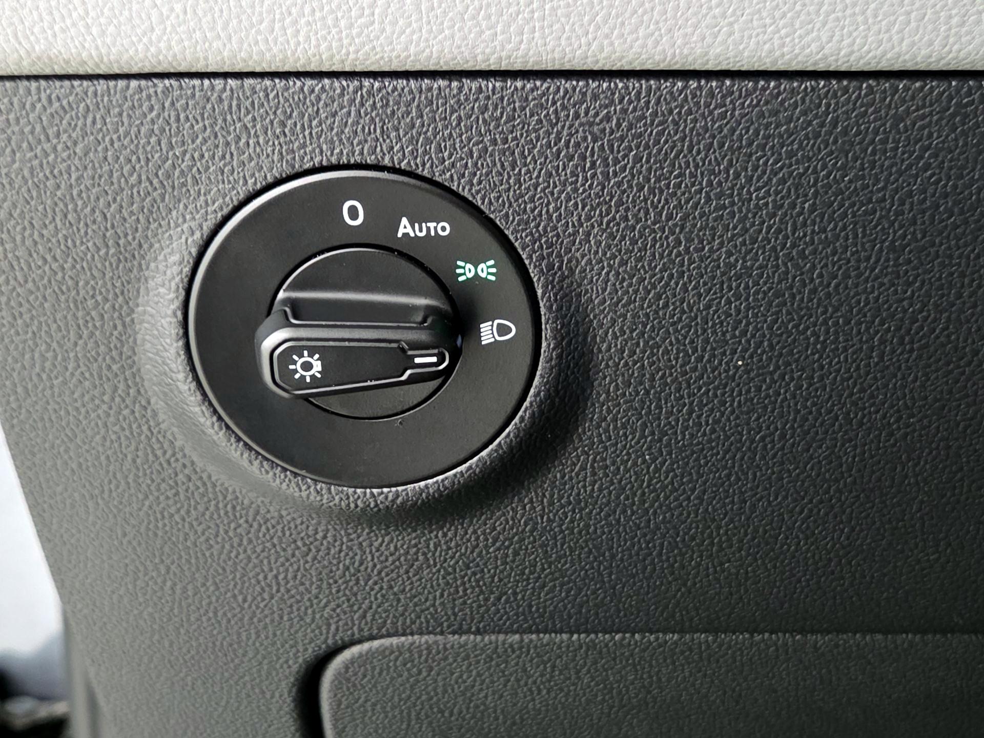 Thumbnail: 2022 Volkswagen Taos - 13