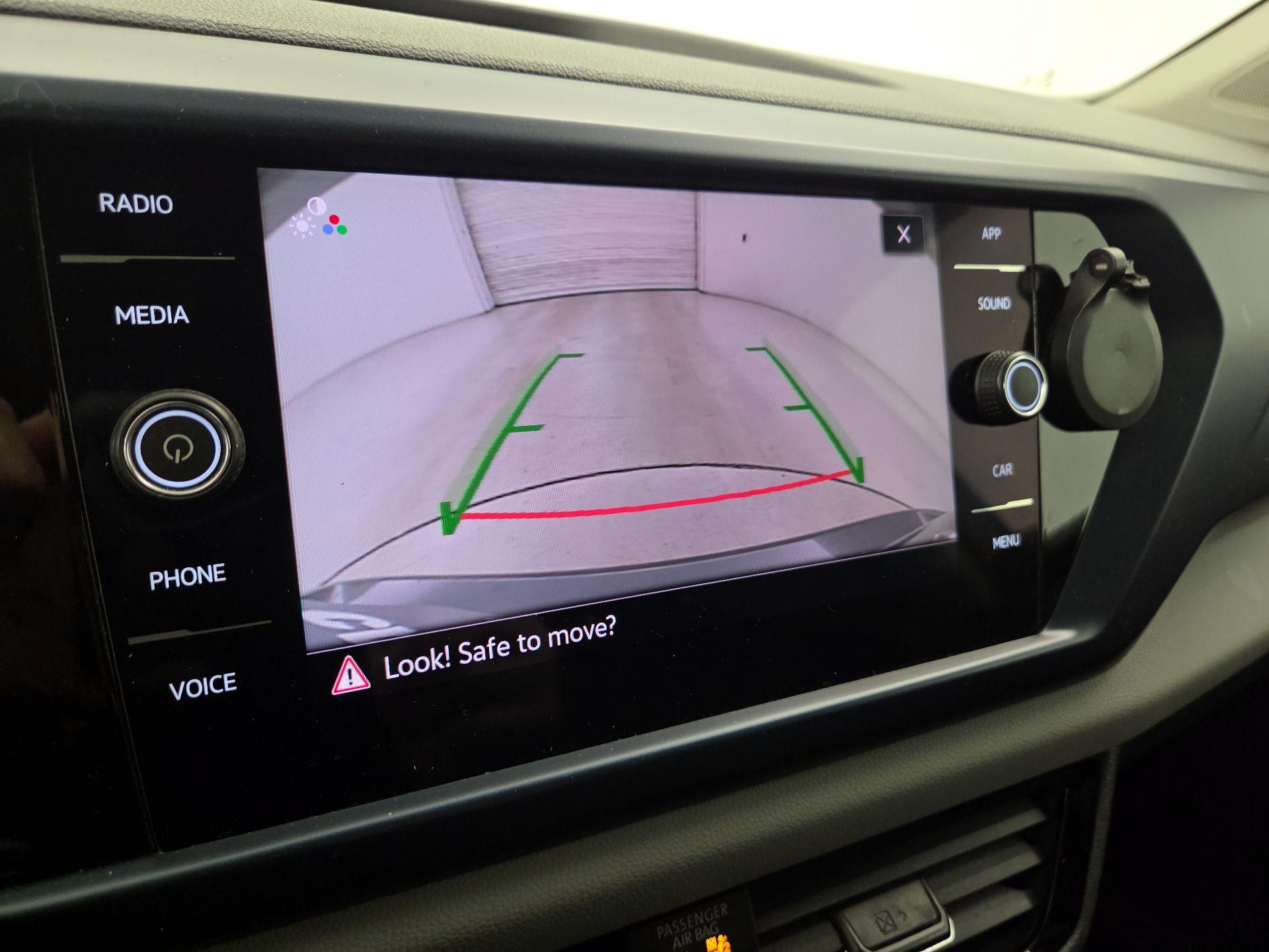 Thumbnail: 2022 Volkswagen Taos - 14