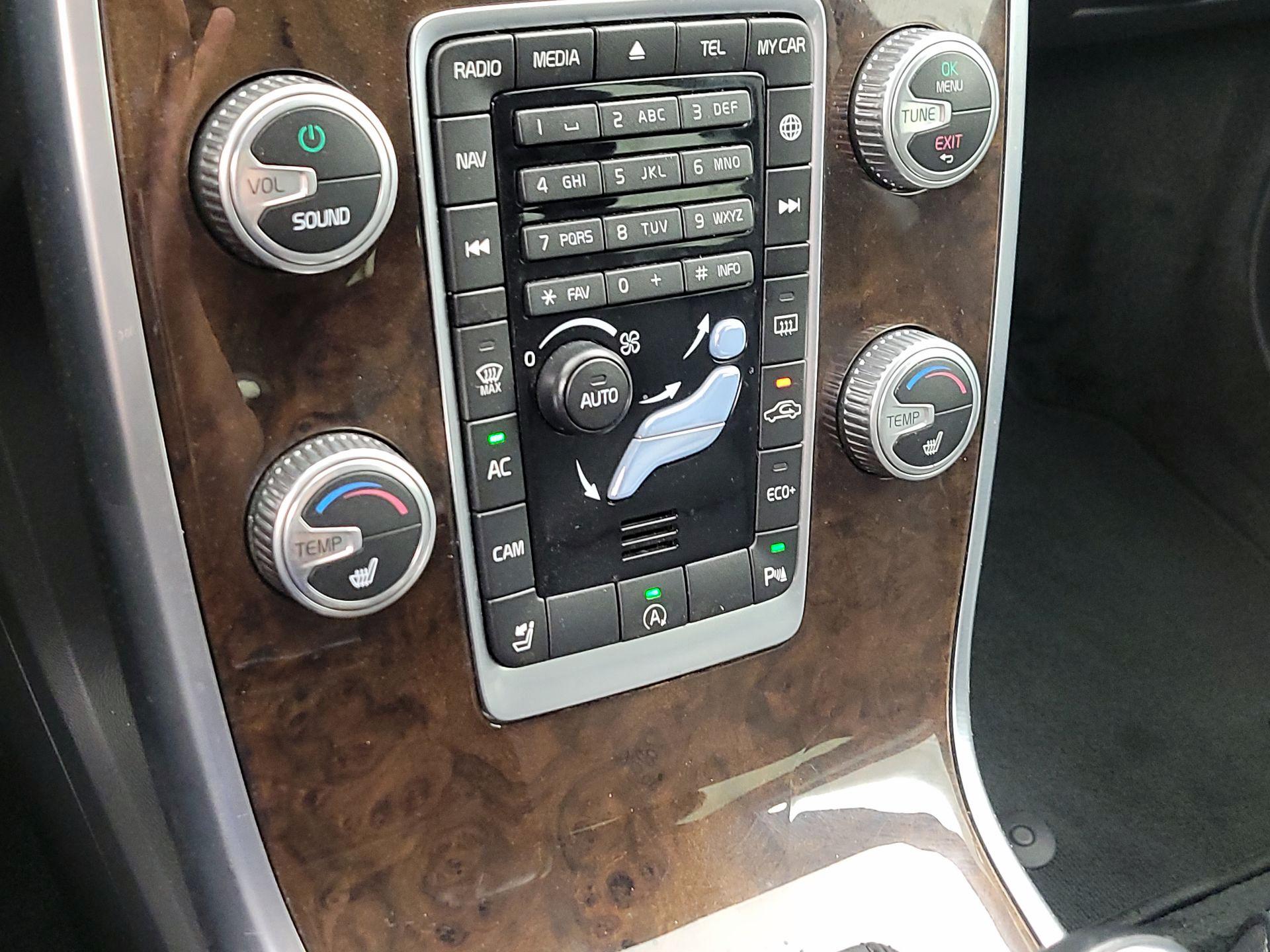 Thumbnail: 2016 Volvo XC70 - 17