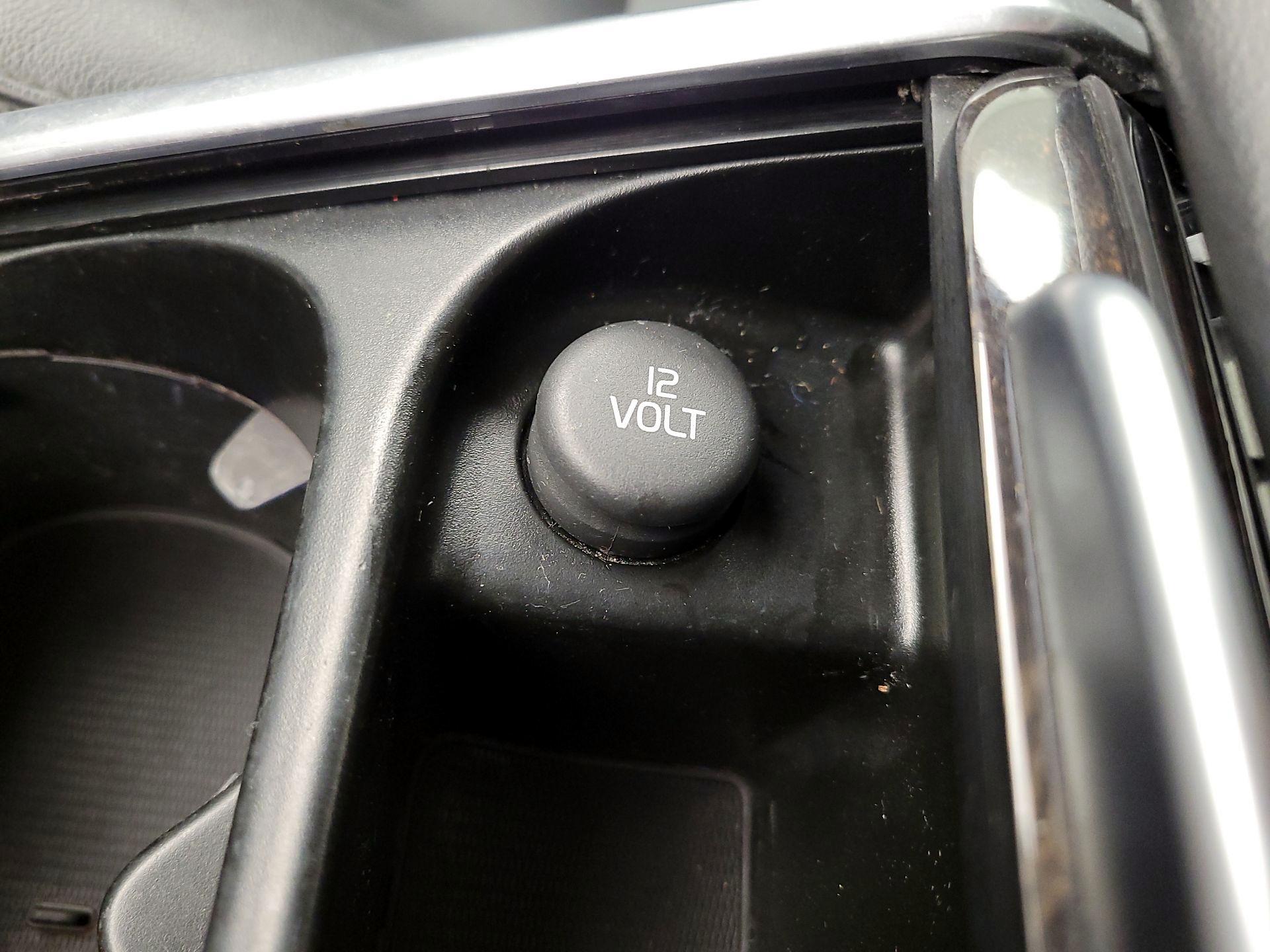 Thumbnail: 2016 Volvo XC70 - 19