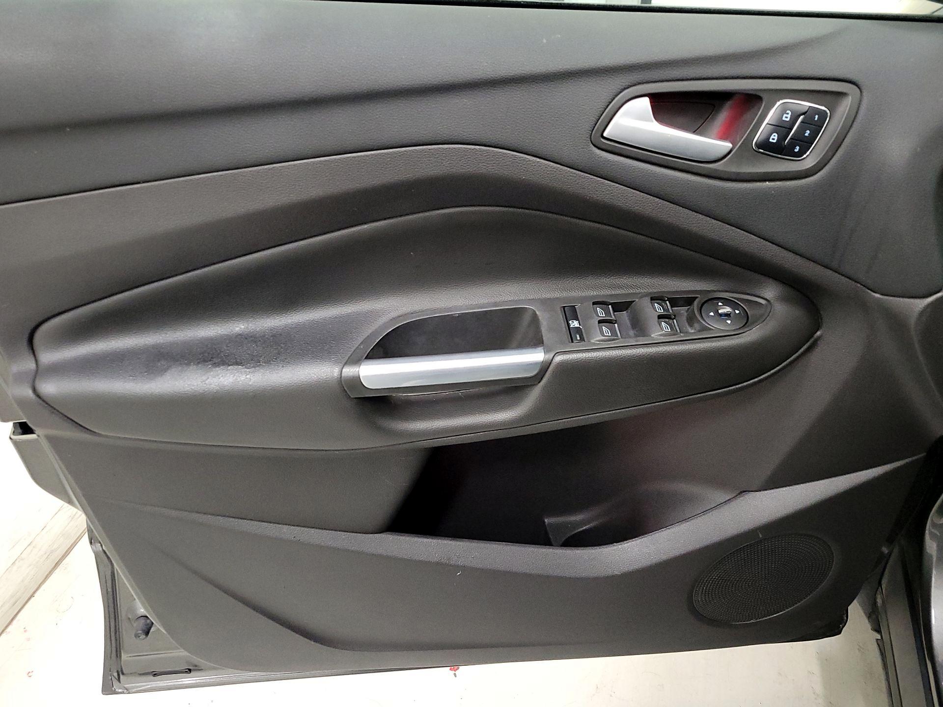 Thumbnail: 2016 Ford Escape - 12