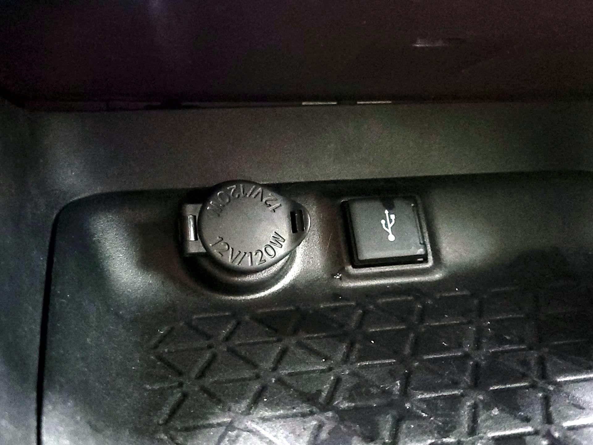 Thumbnail: 2021 Toyota RAV4 - 18