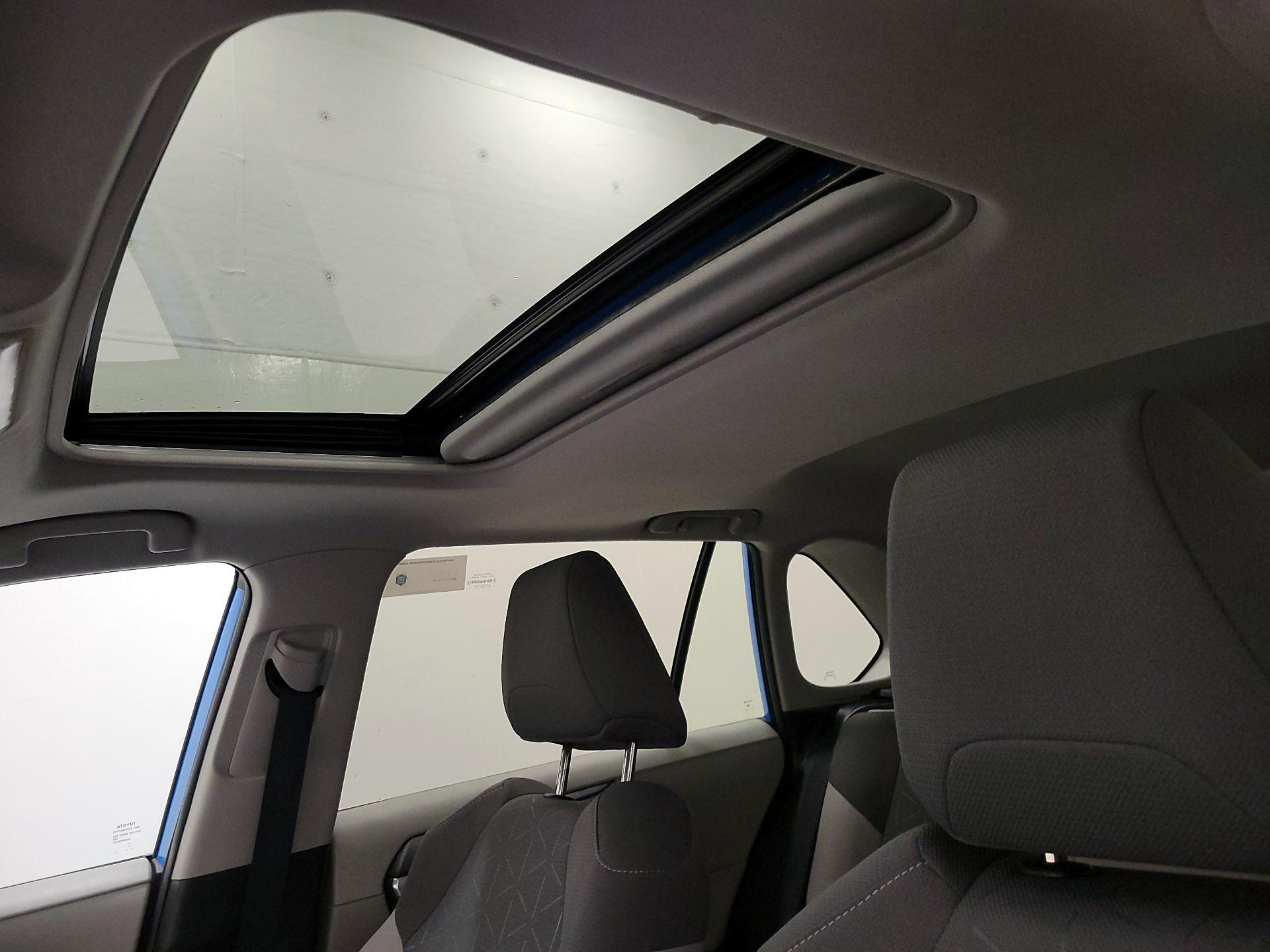 Thumbnail: 2021 Toyota RAV4 - 19